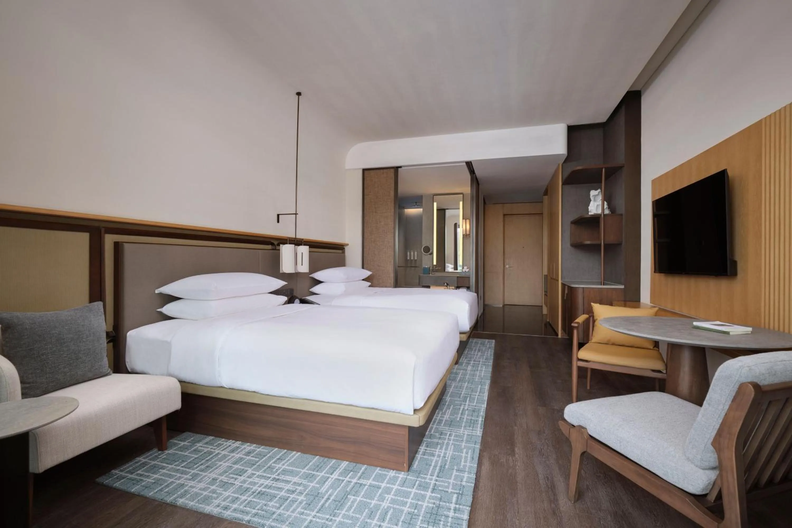 Photo of the whole room, Bed in Zhuhai Dong'ao Island Marriott Resort and Spa