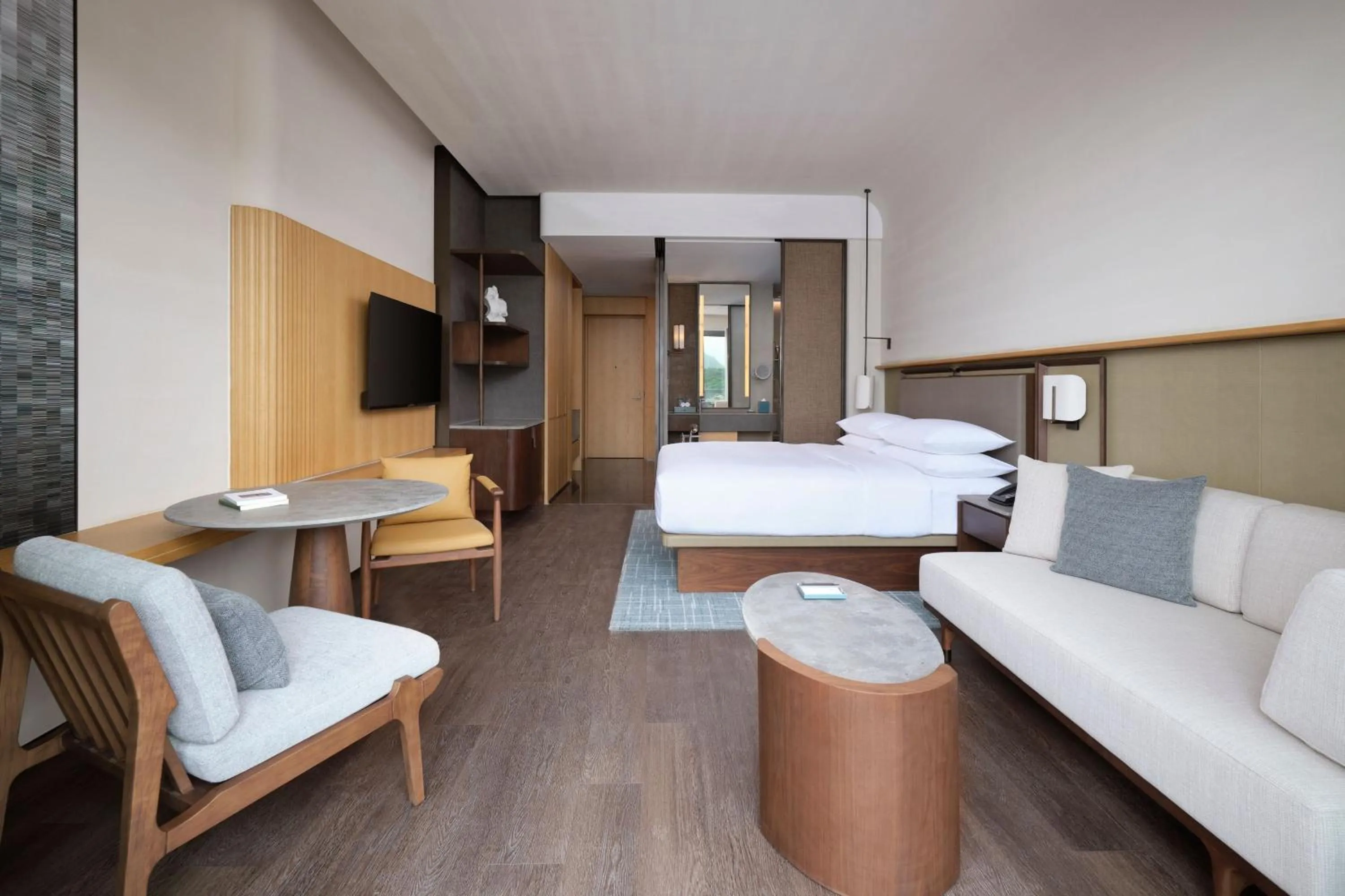 Photo of the whole room, Bed in Zhuhai Dong'ao Island Marriott Resort and Spa