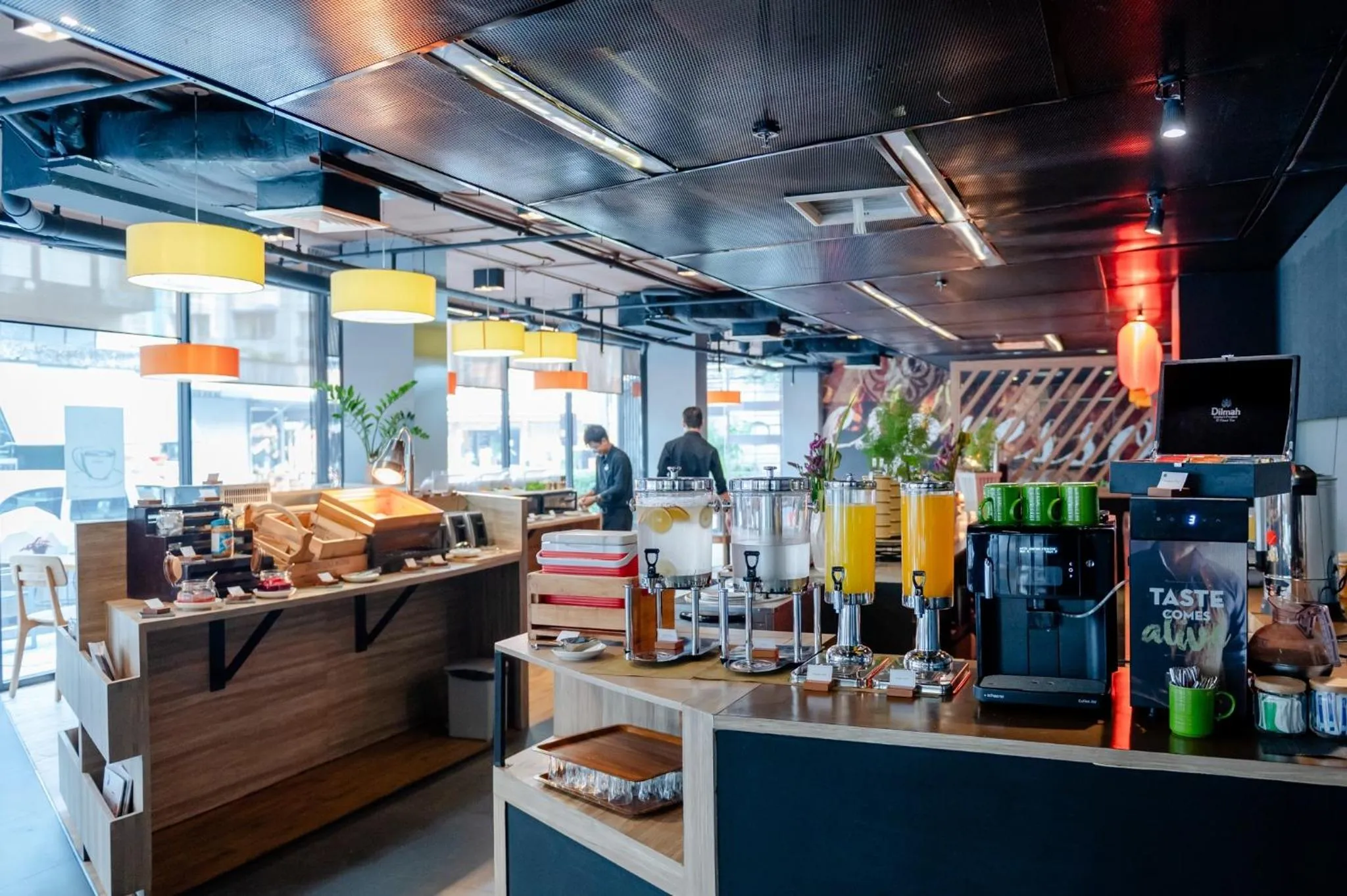 Restaurant/places to eat in Citadines Grand Central Sri Racha