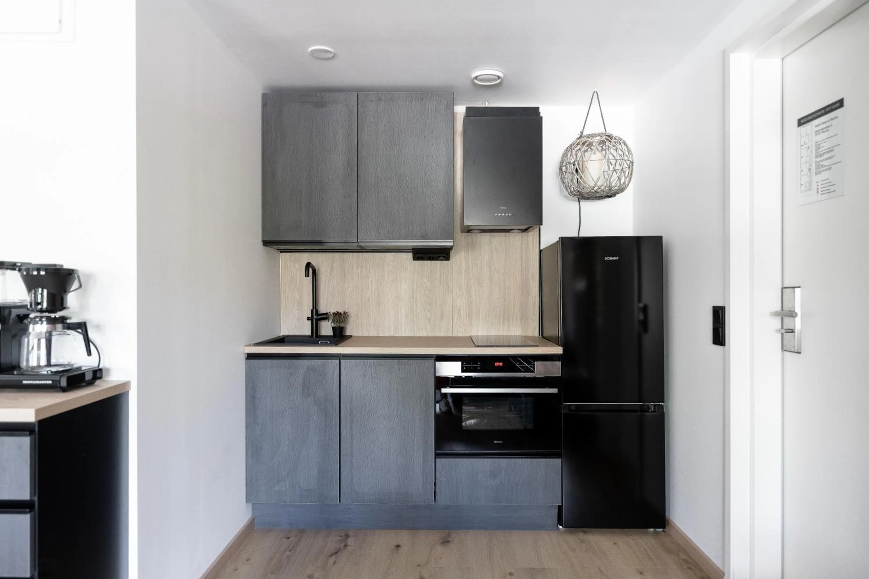 Frans & Frans - Hotel and Apartments by UHANDA