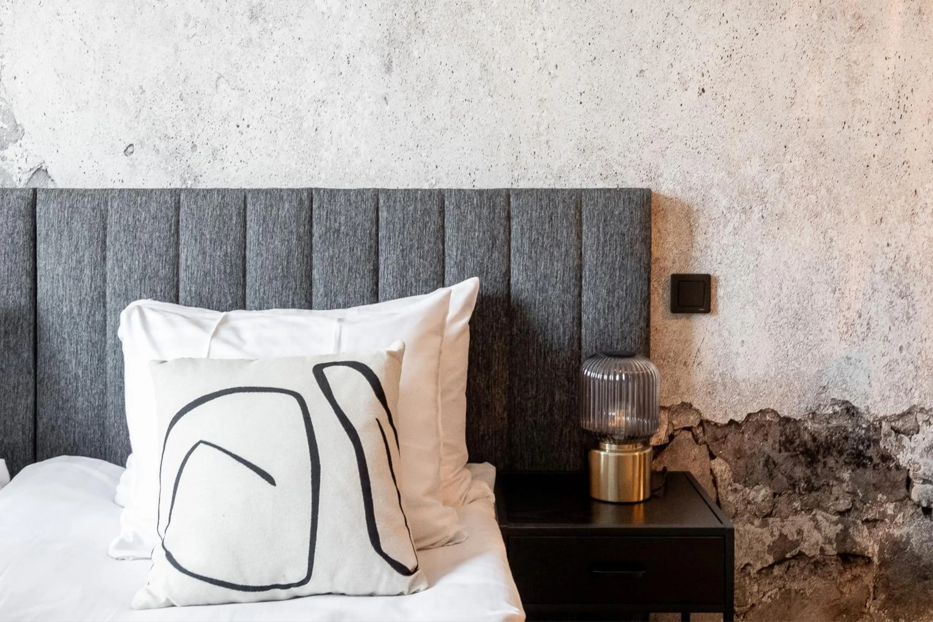 Bed in Frans & Frans - Hotel and Apartments by UHANDA