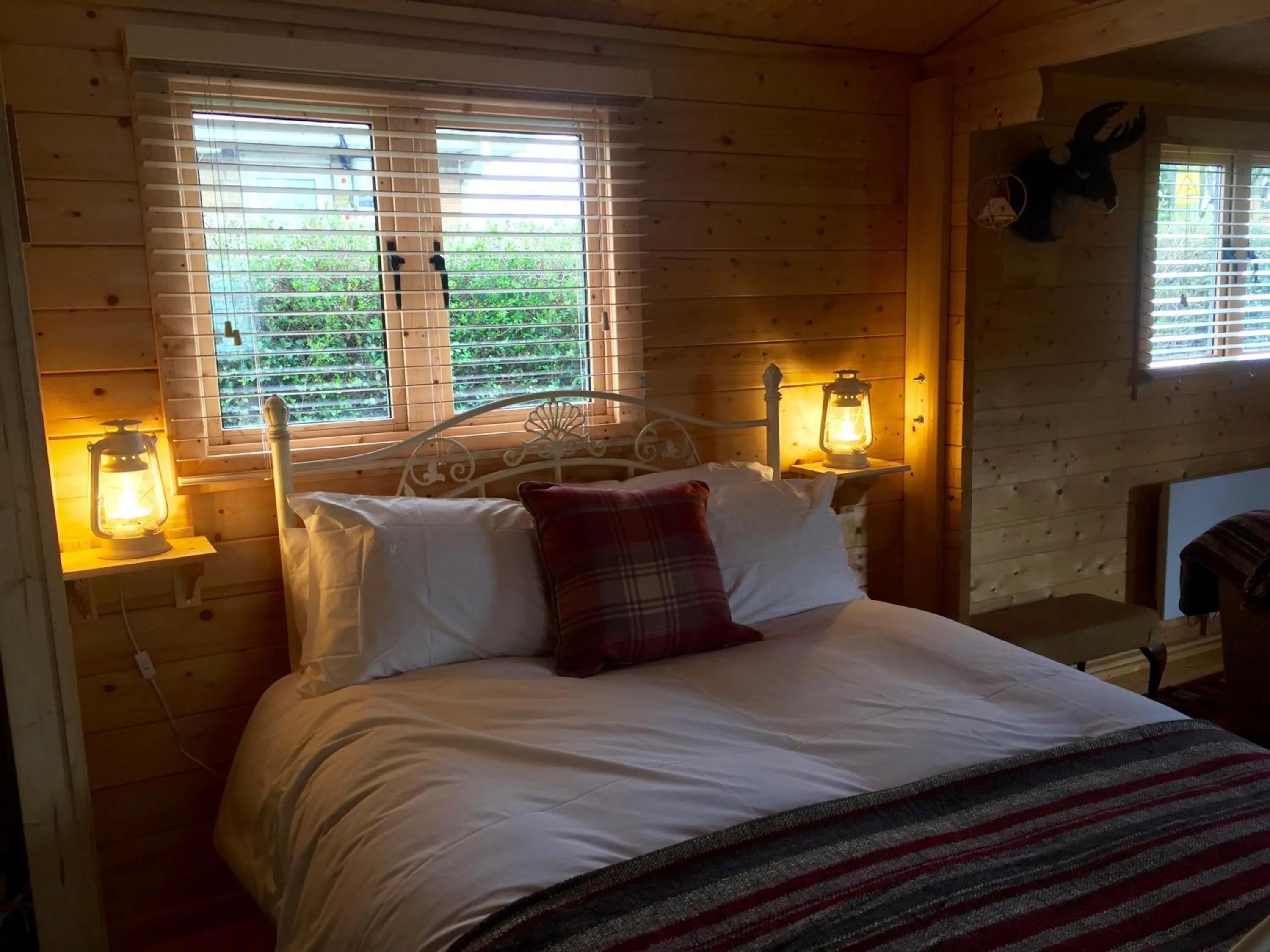 Bed in Fourwinds B&B