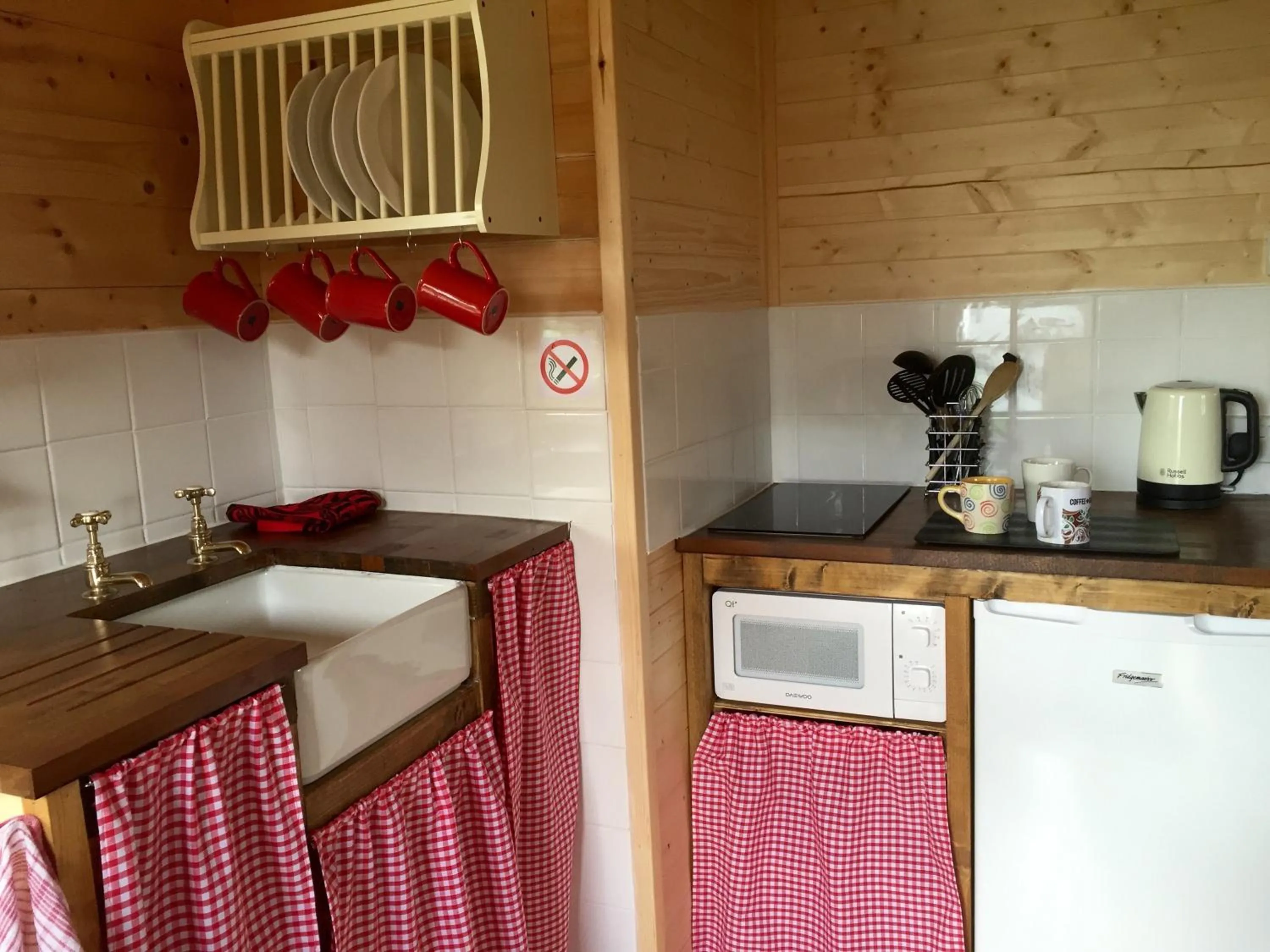 Coffee/tea facilities in Fourwinds B&B