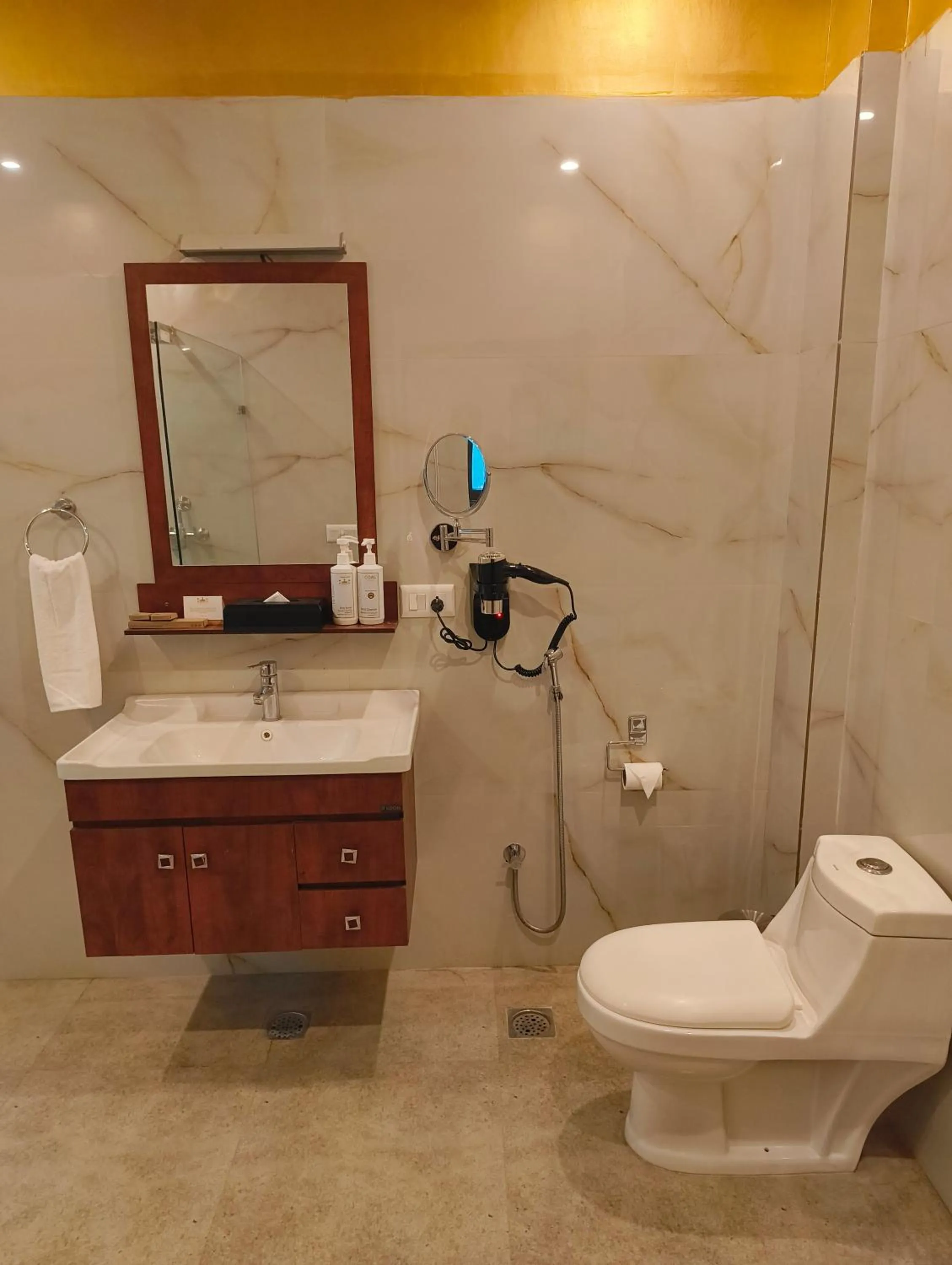 Bathroom in Medieval Forts, Kalwar, Jaipur