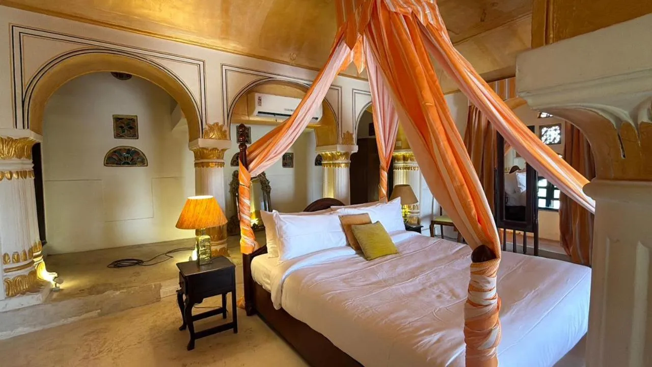 Bed in Medieval Forts, Kalwar, Jaipur