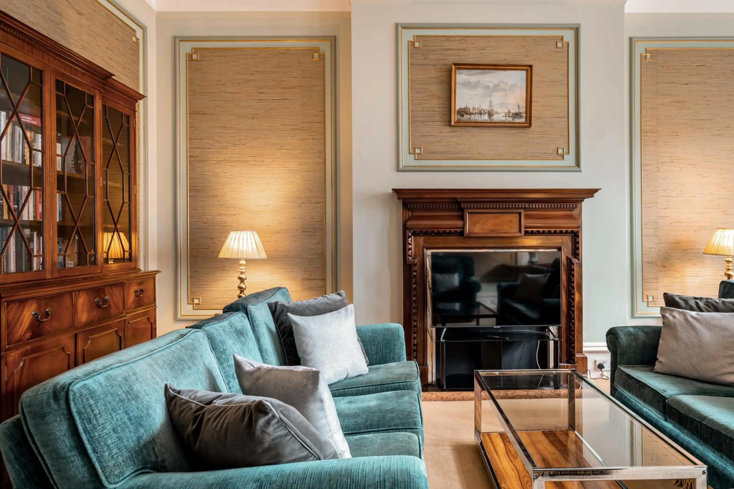 TV and multimedia in No1 The Mansions By Mansley