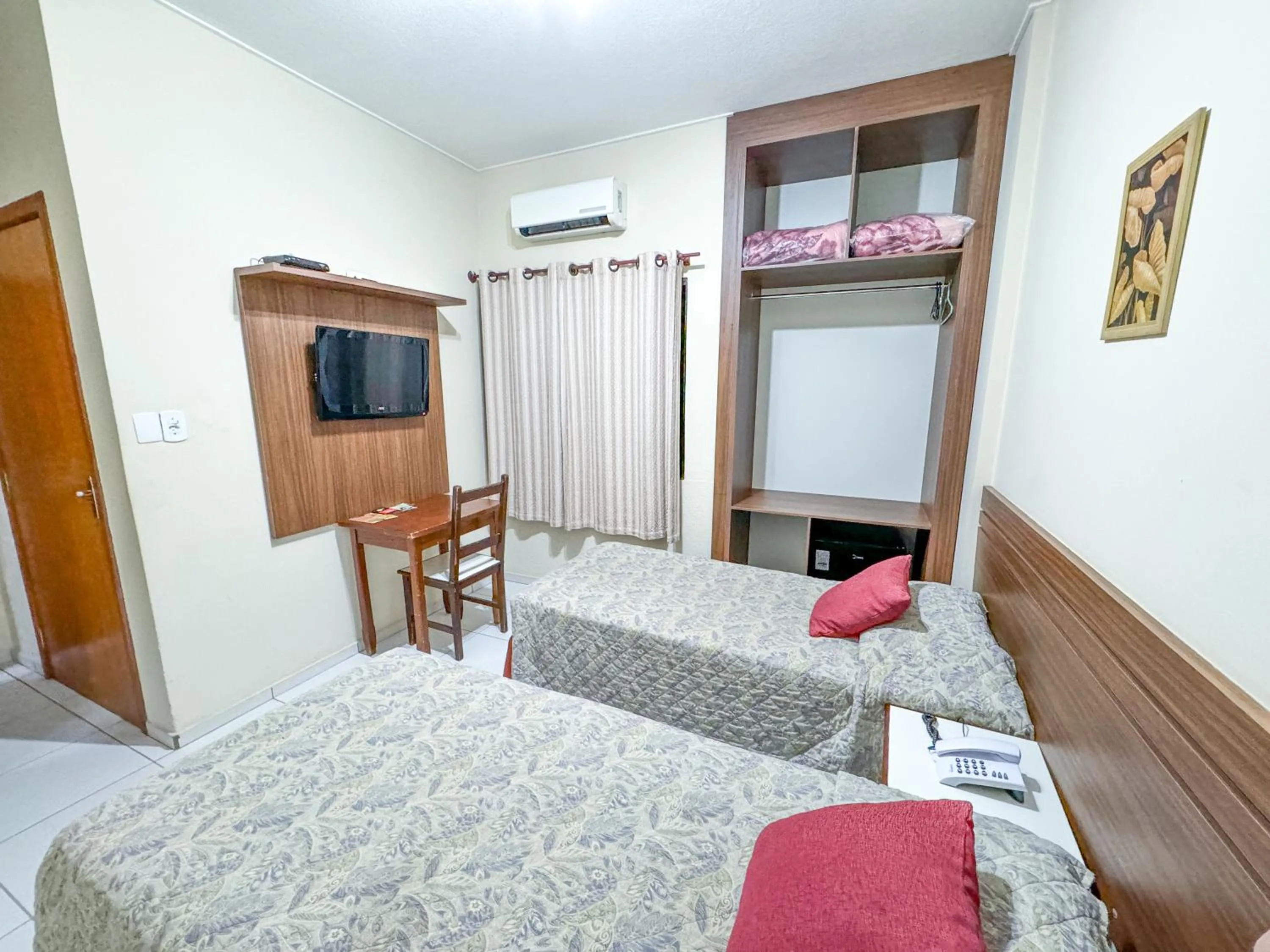 Bed in Hotel Internacional