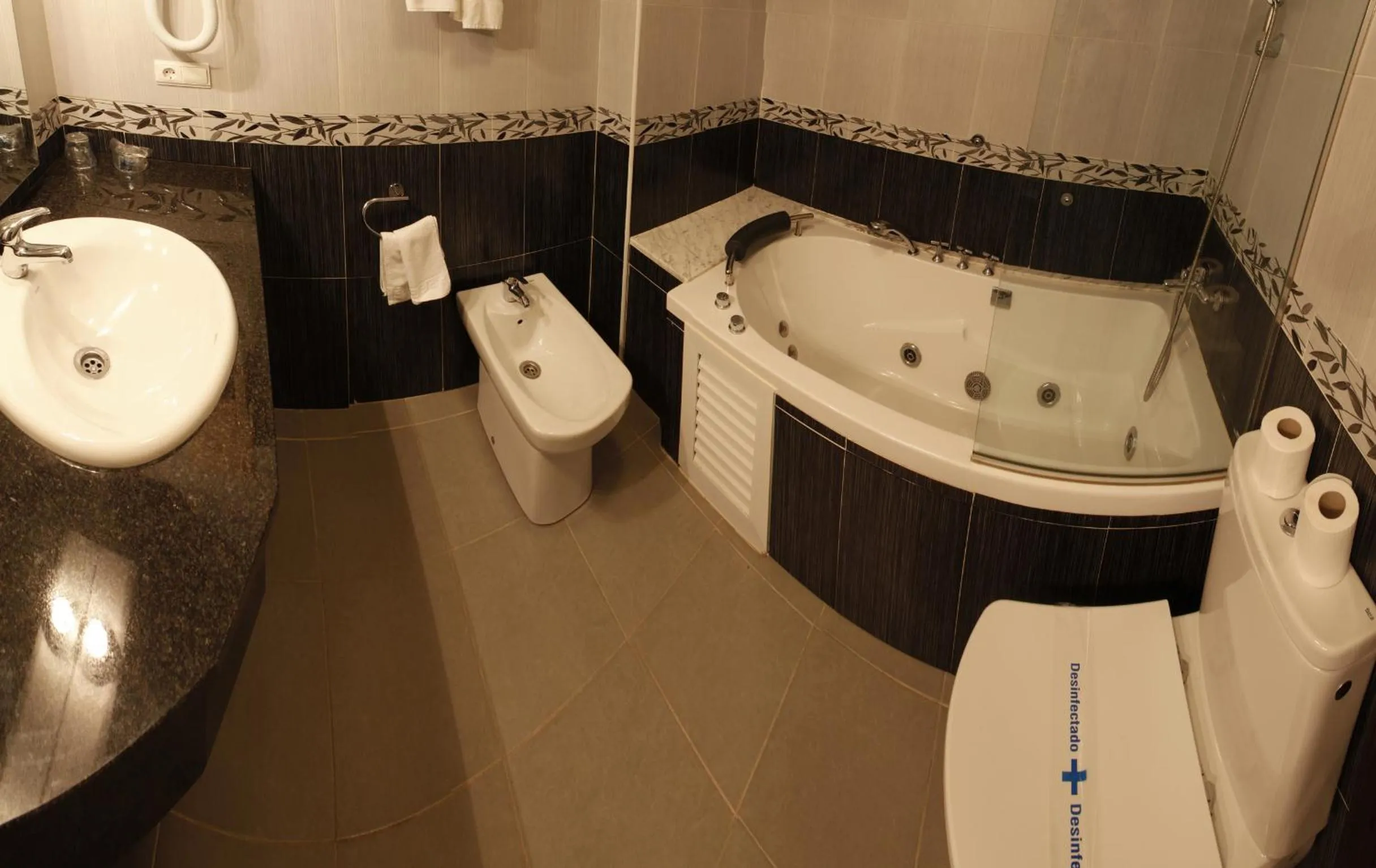 Bathroom in Hotel Park