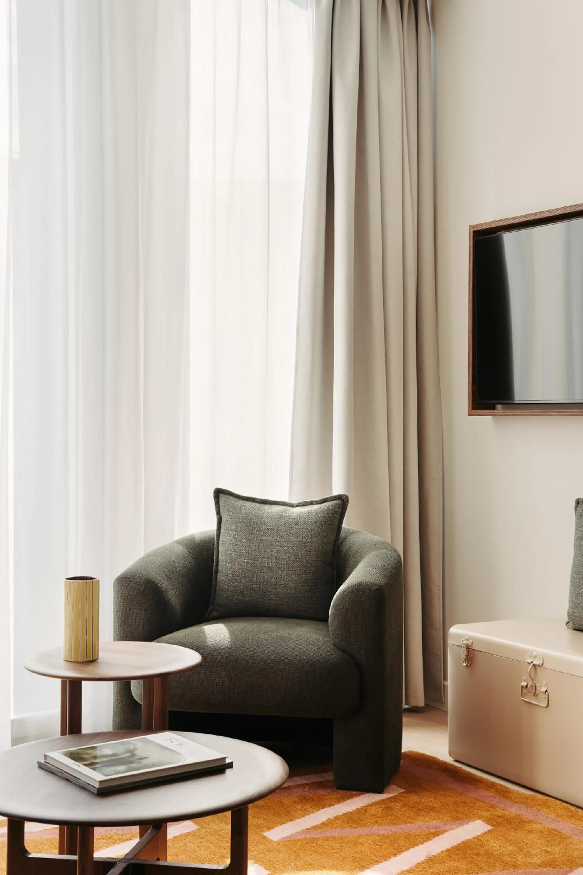 Living room in Edgar Suites Lille - Shake