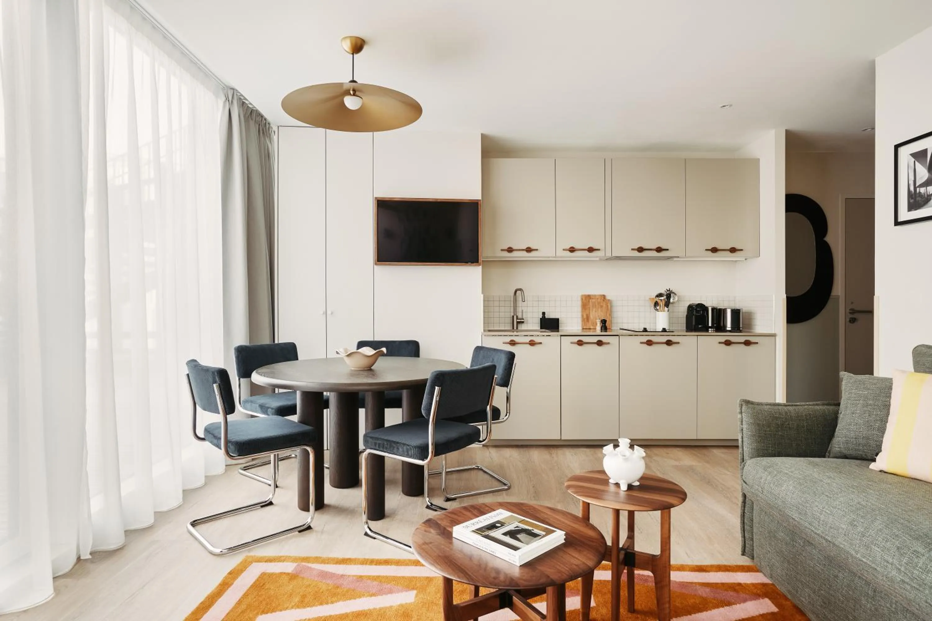 TV and multimedia in Edgar Suites Lille - Shake