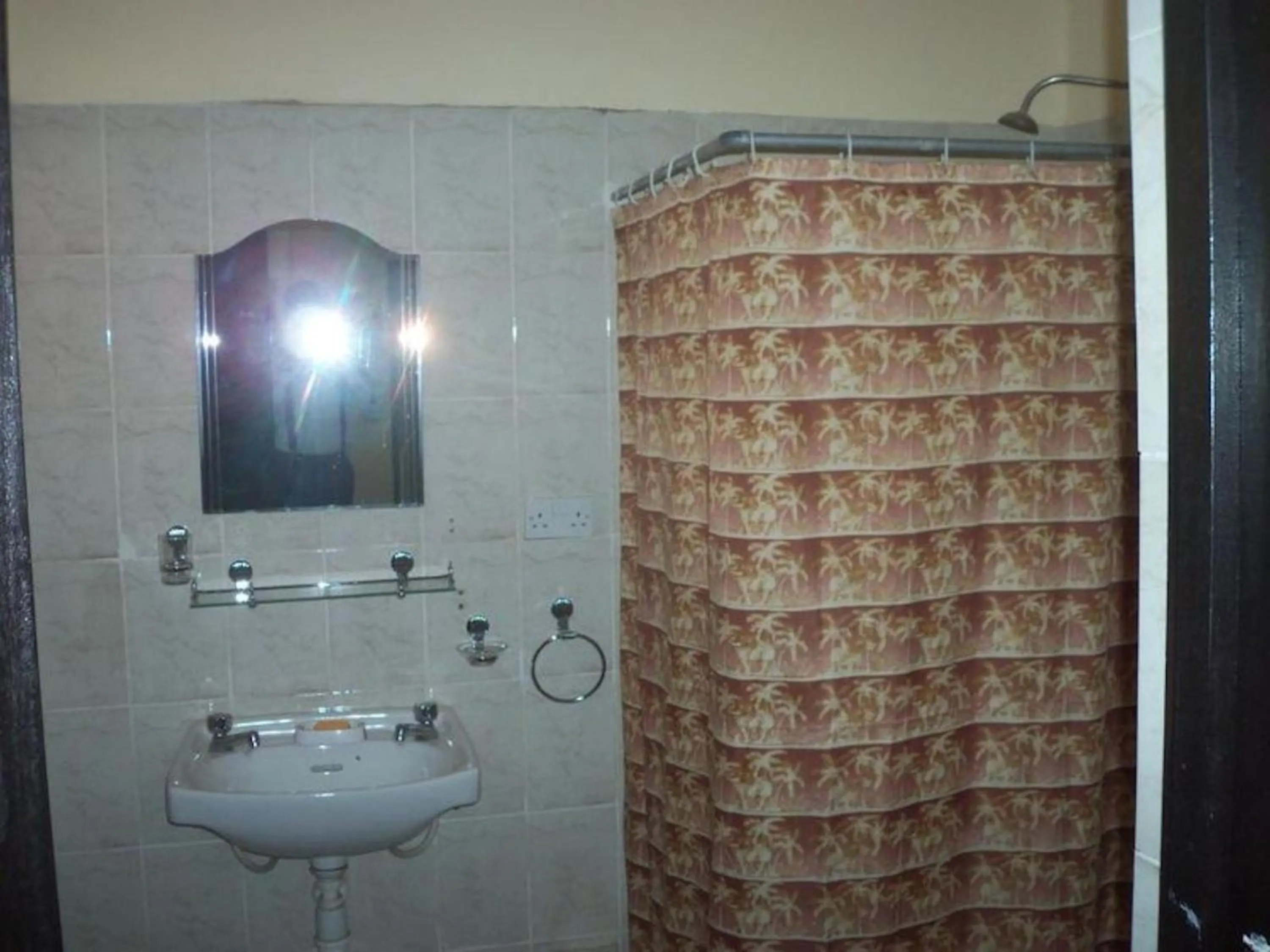 Shower in Single Room - 1st Floor