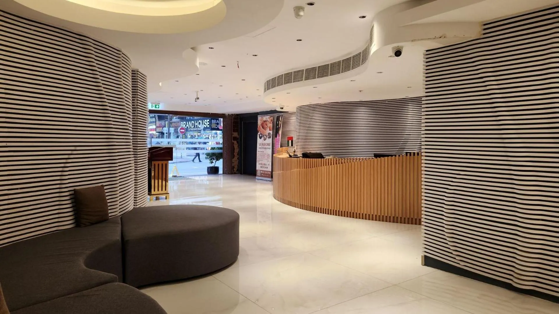 Lobby or reception in Vendome Plaza Hotel