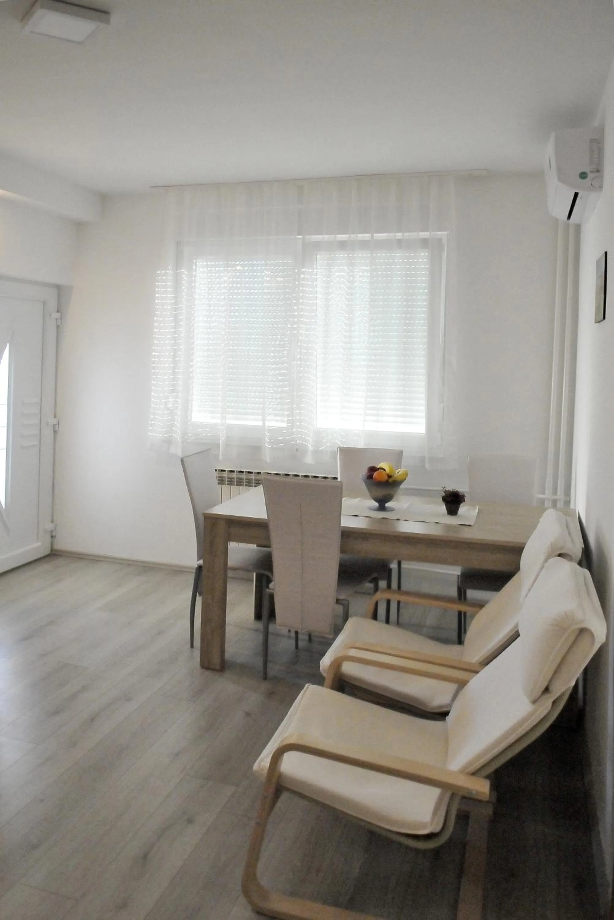 Two-Bedroom Apartment in Rooms LU&LA