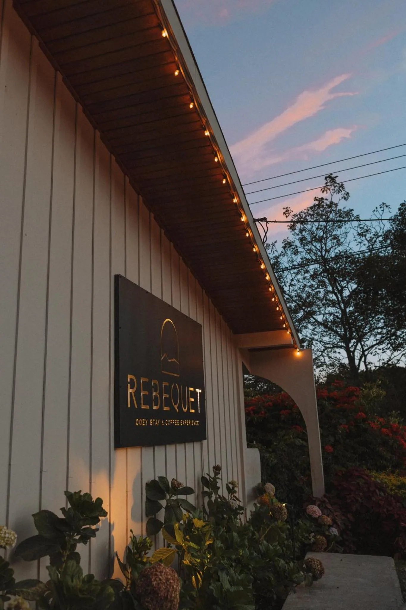 Property building in Hotel Boutique Rebequet