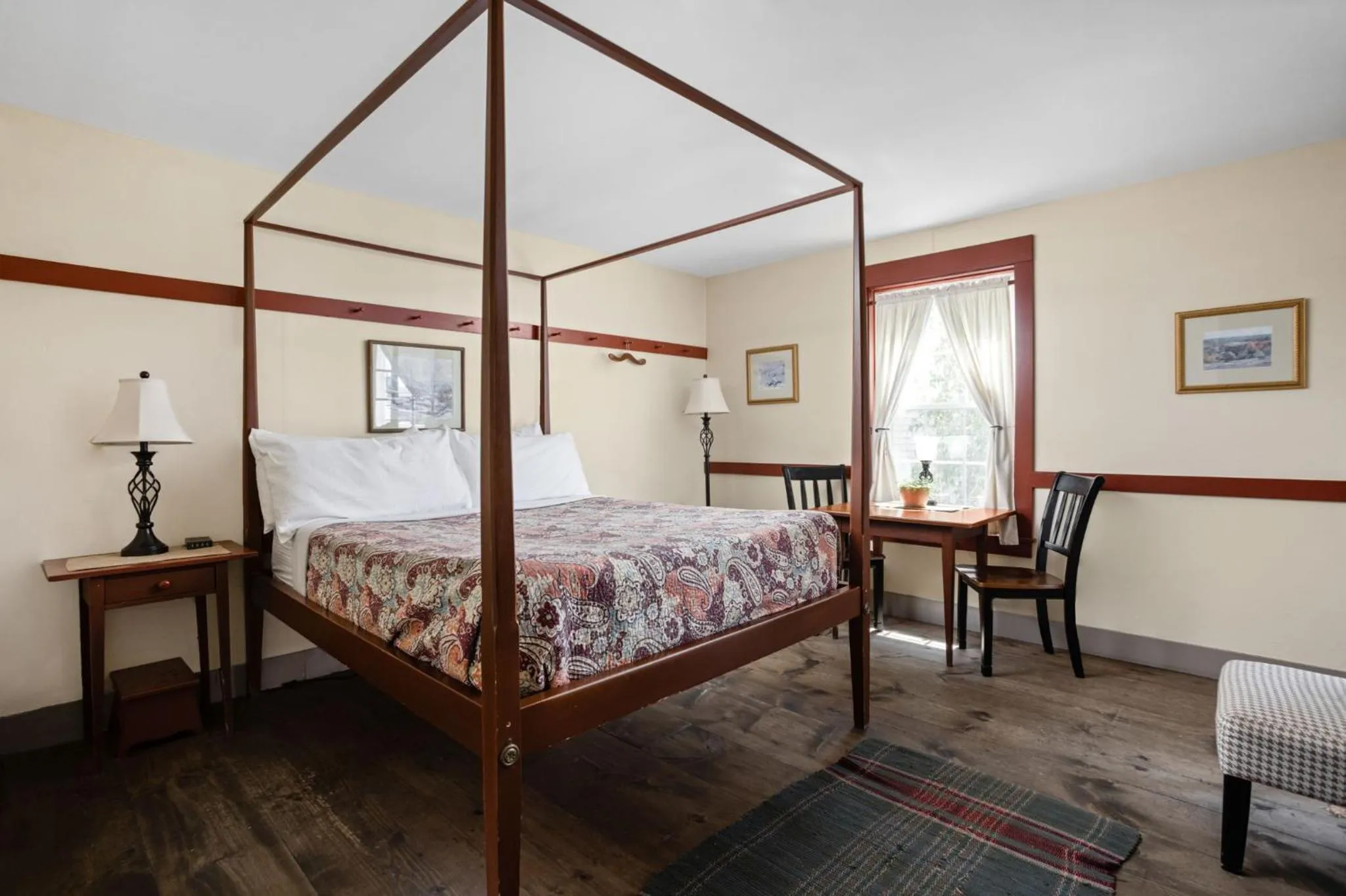 Bedroom, Bed in Artists Colony