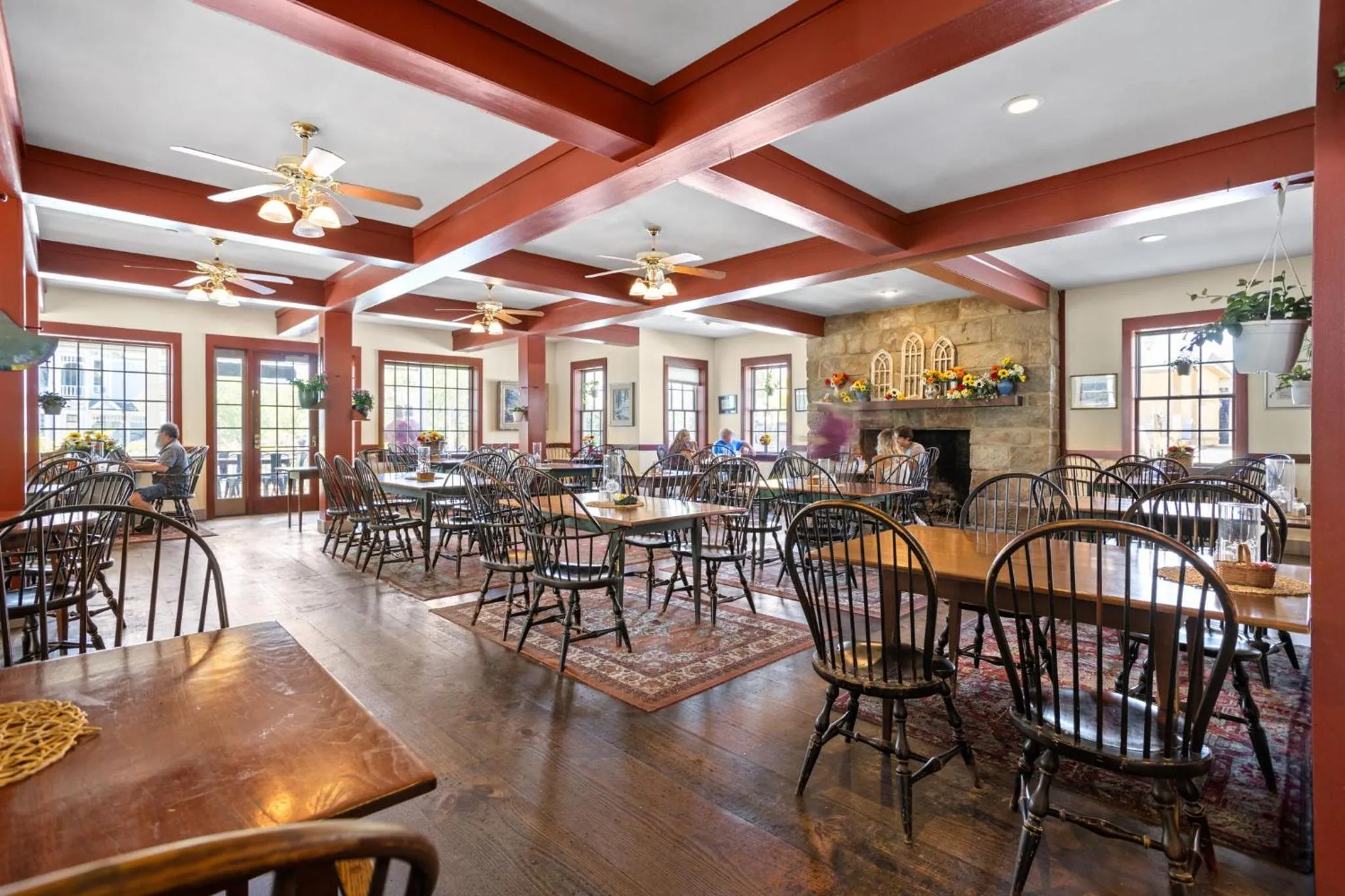 Restaurant/places to eat in Artists Colony