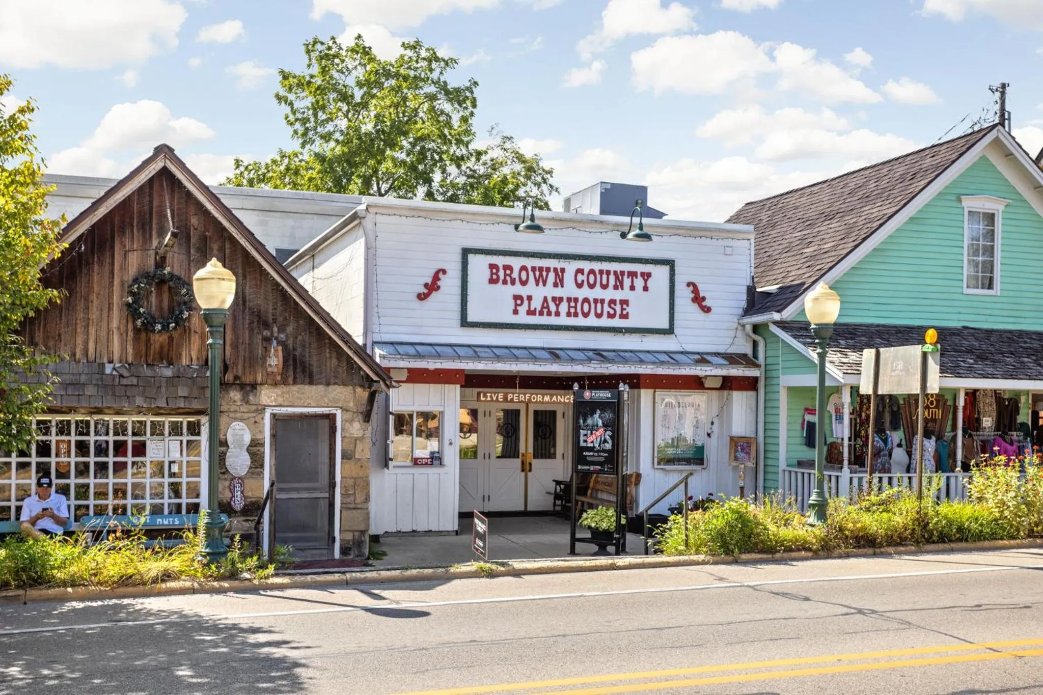 Entertainment in Artists Colony