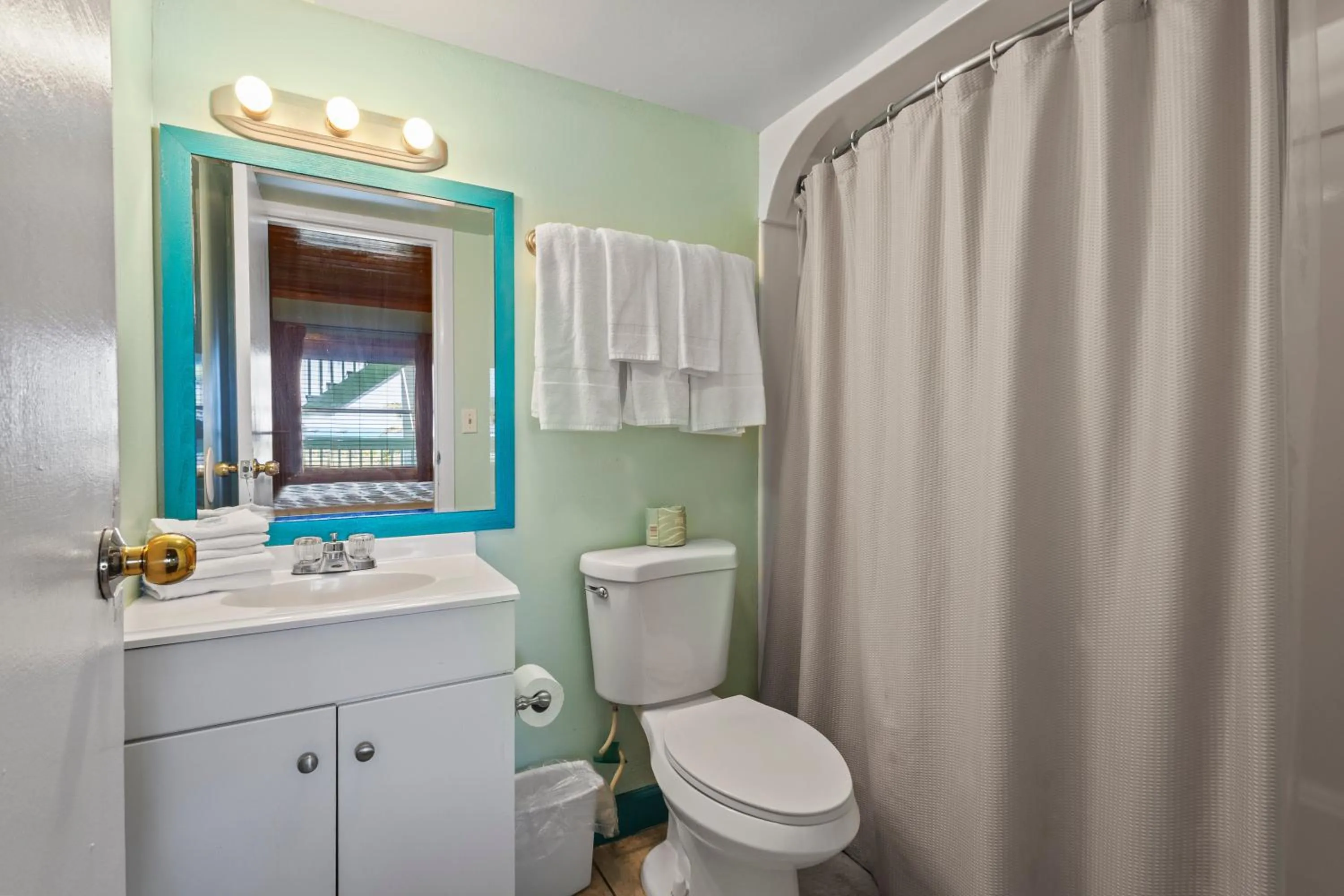 Oceanfront Inn, Partial Ocean View, King Bed, #7