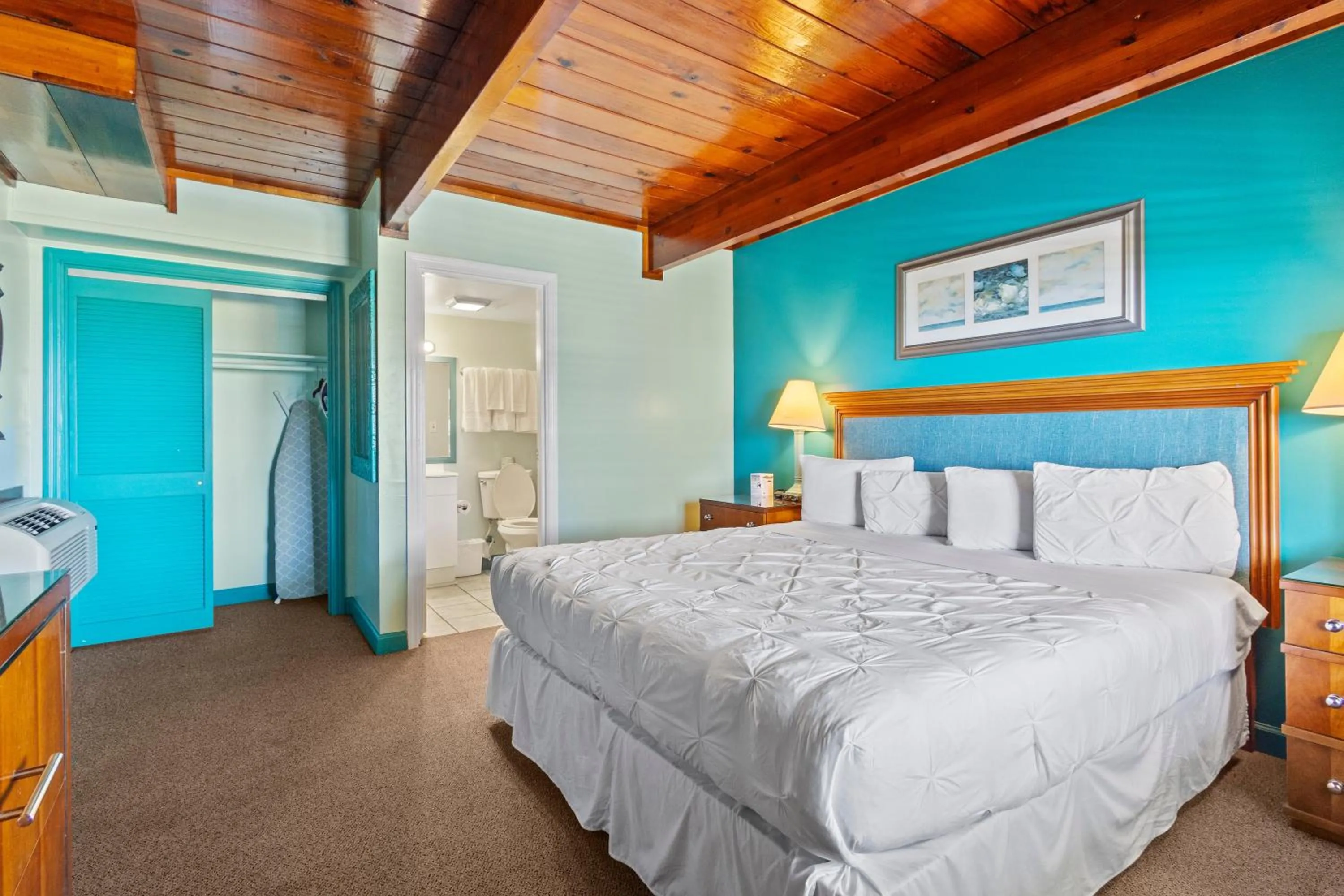 Oceanfront Inn, Partial Ocean View, King Bed, #7