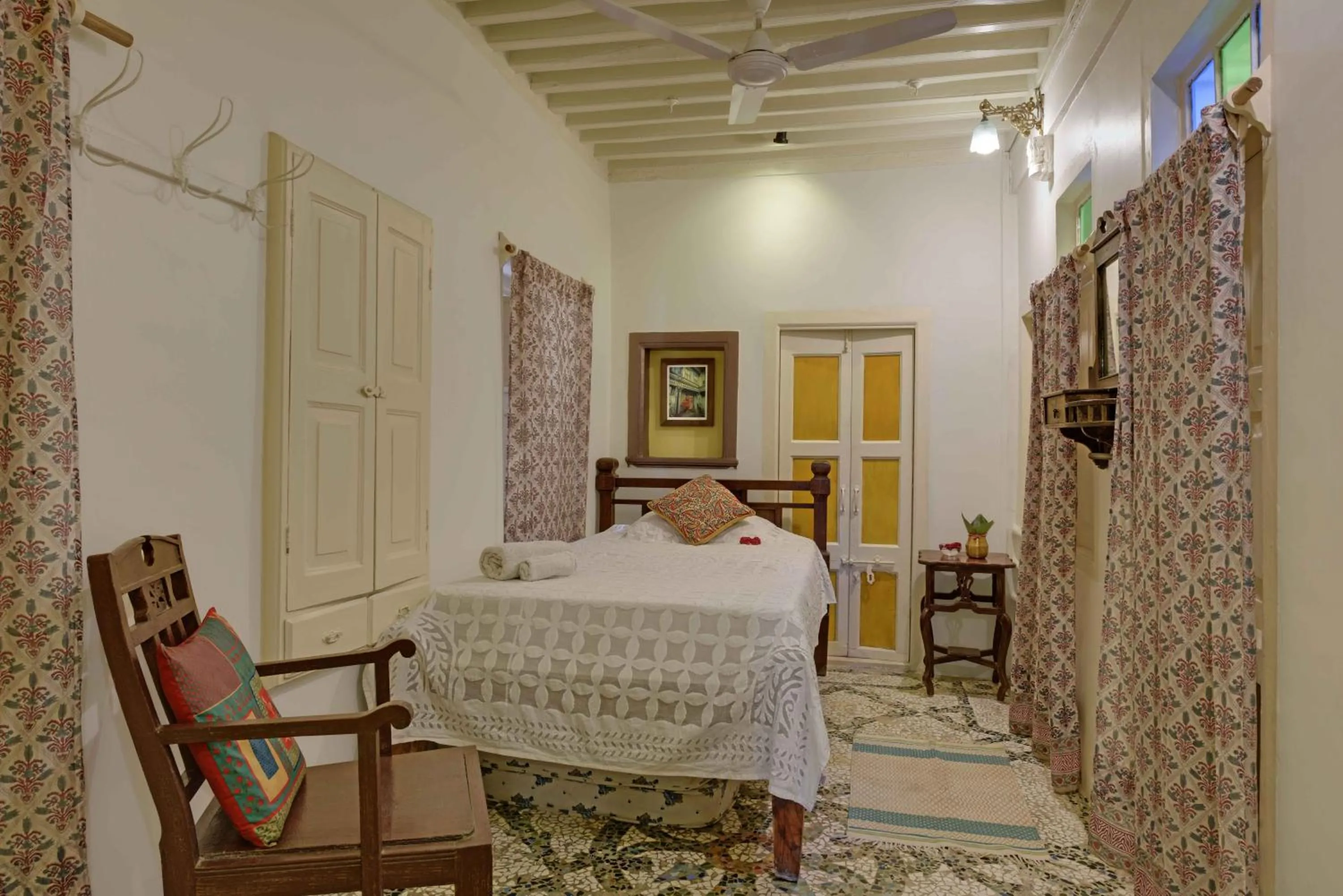 Bedroom, Bed in French Haveli