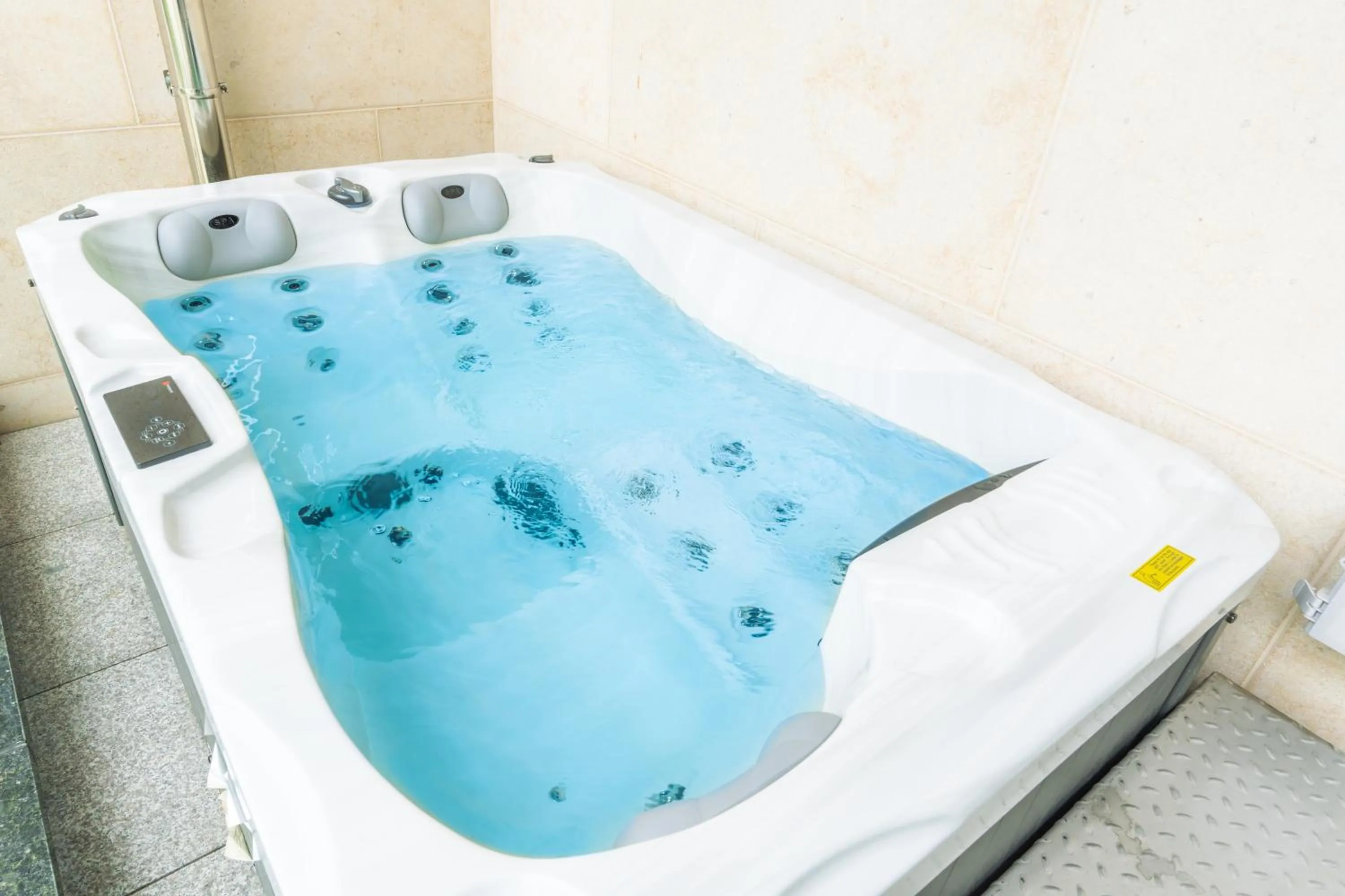 Hot Tub in Dongho Beach Hotel