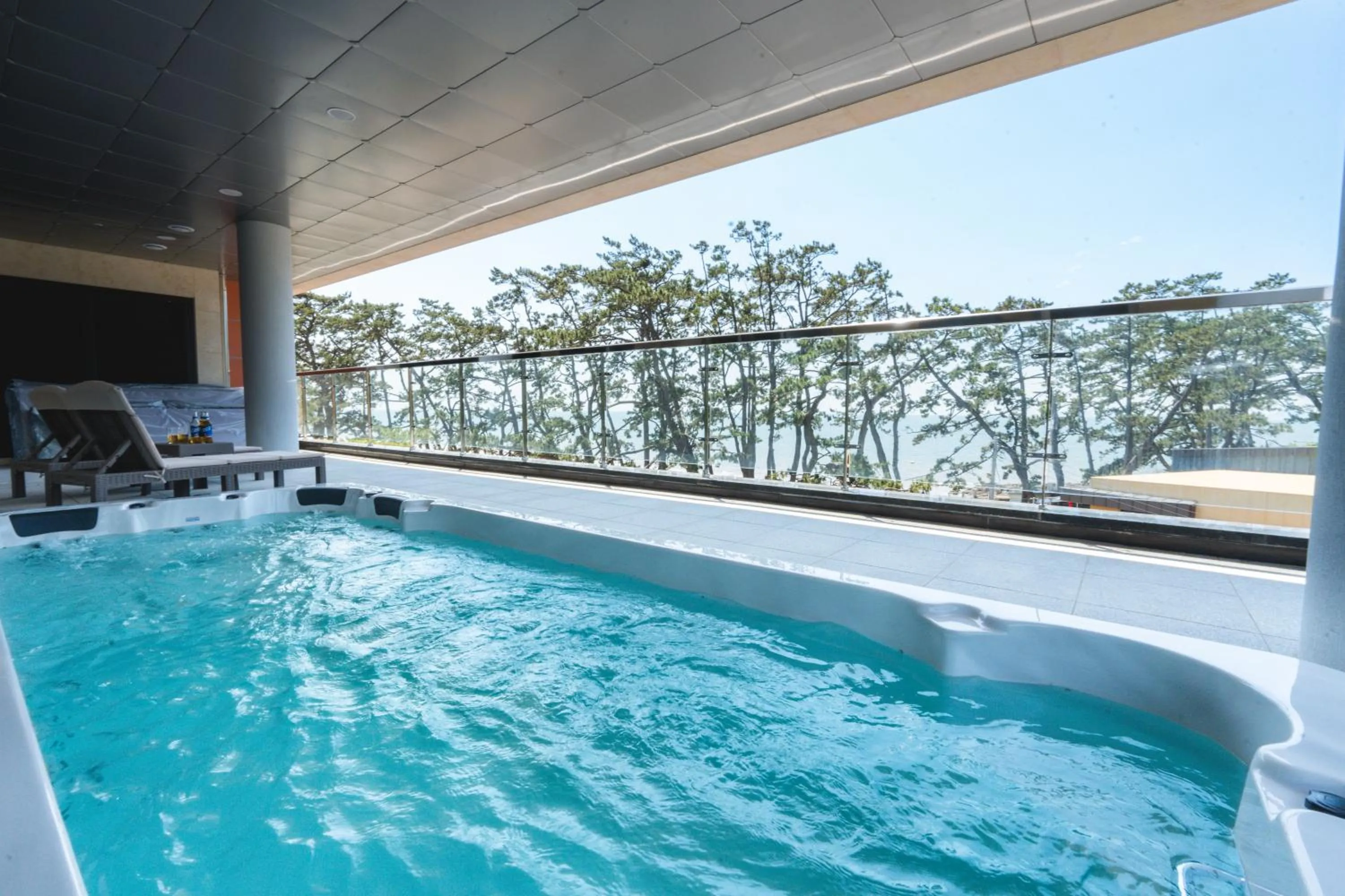 Hot Tub in Dongho Beach Hotel