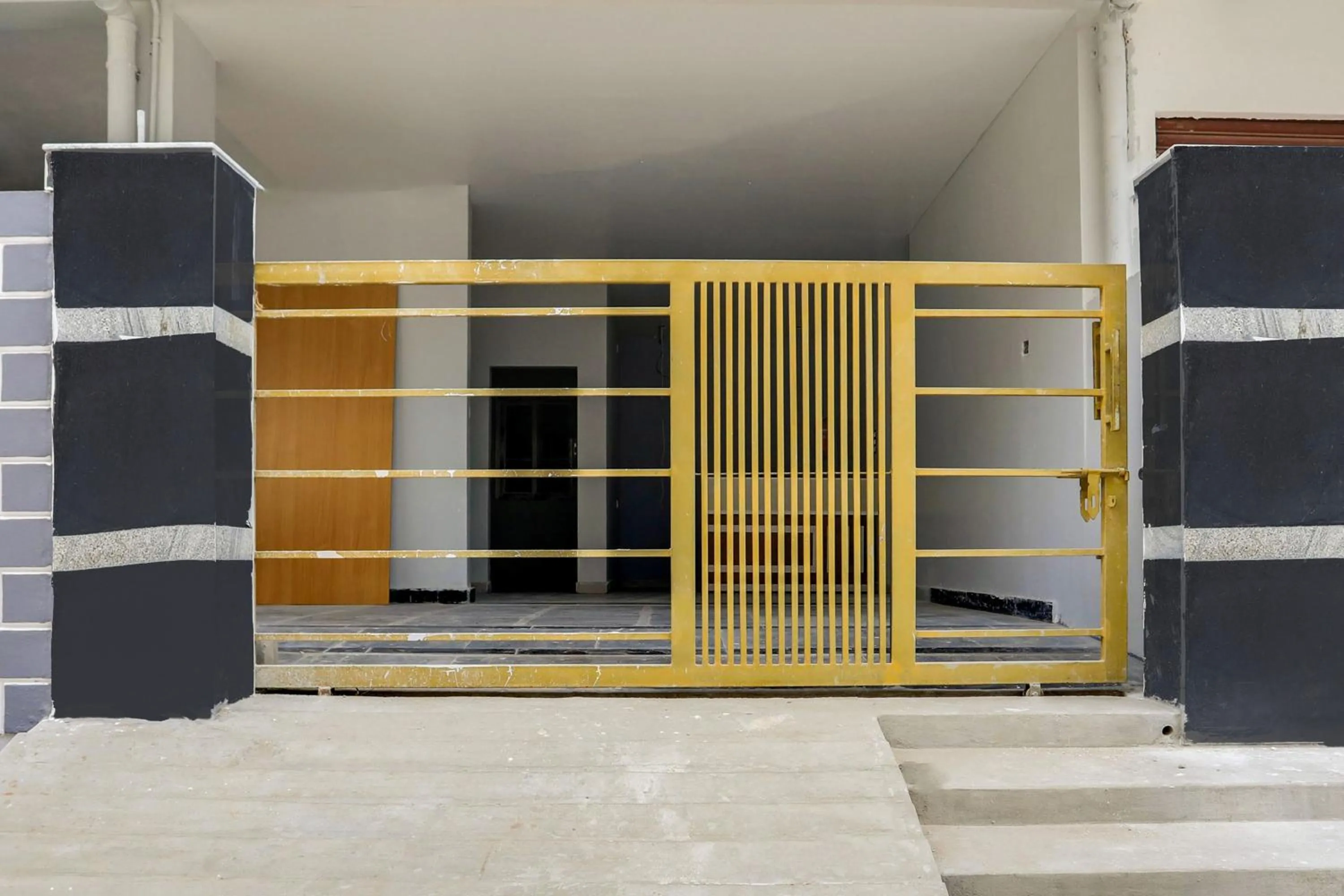 Facade/entrance in Super Collection O RBS ECIL