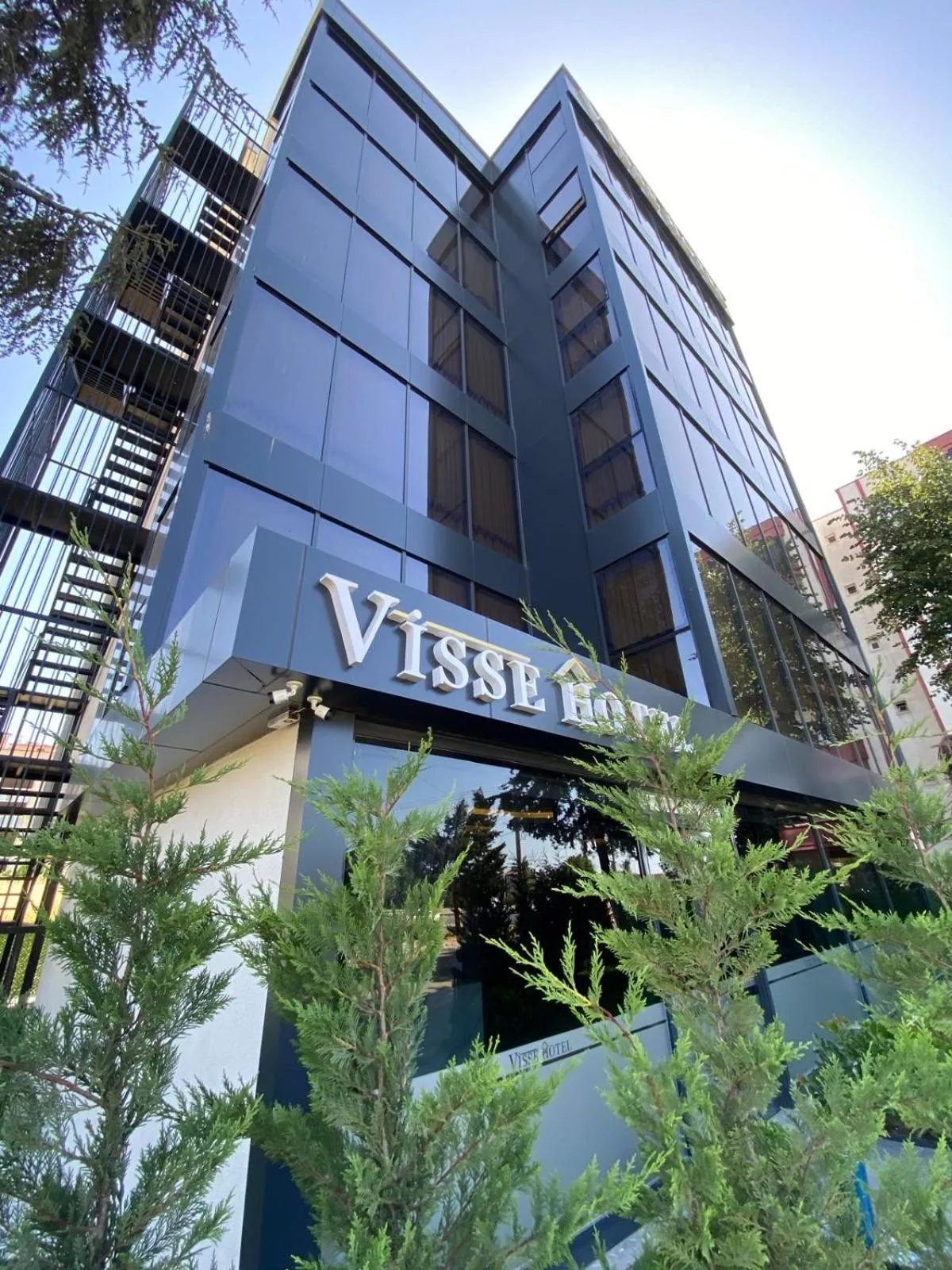 Property building in Visse Hotel