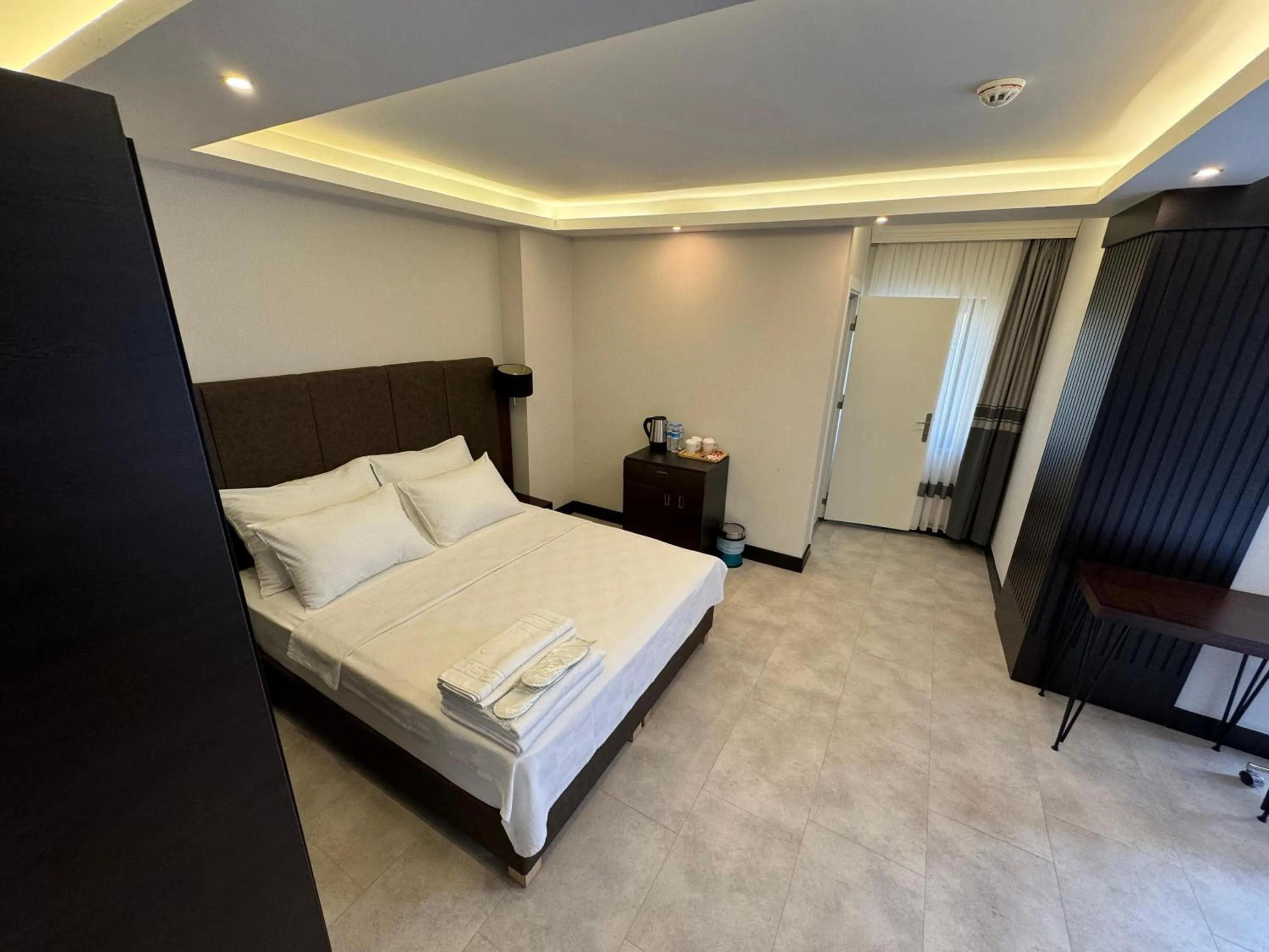 Bedroom, Bed in Visse Hotel