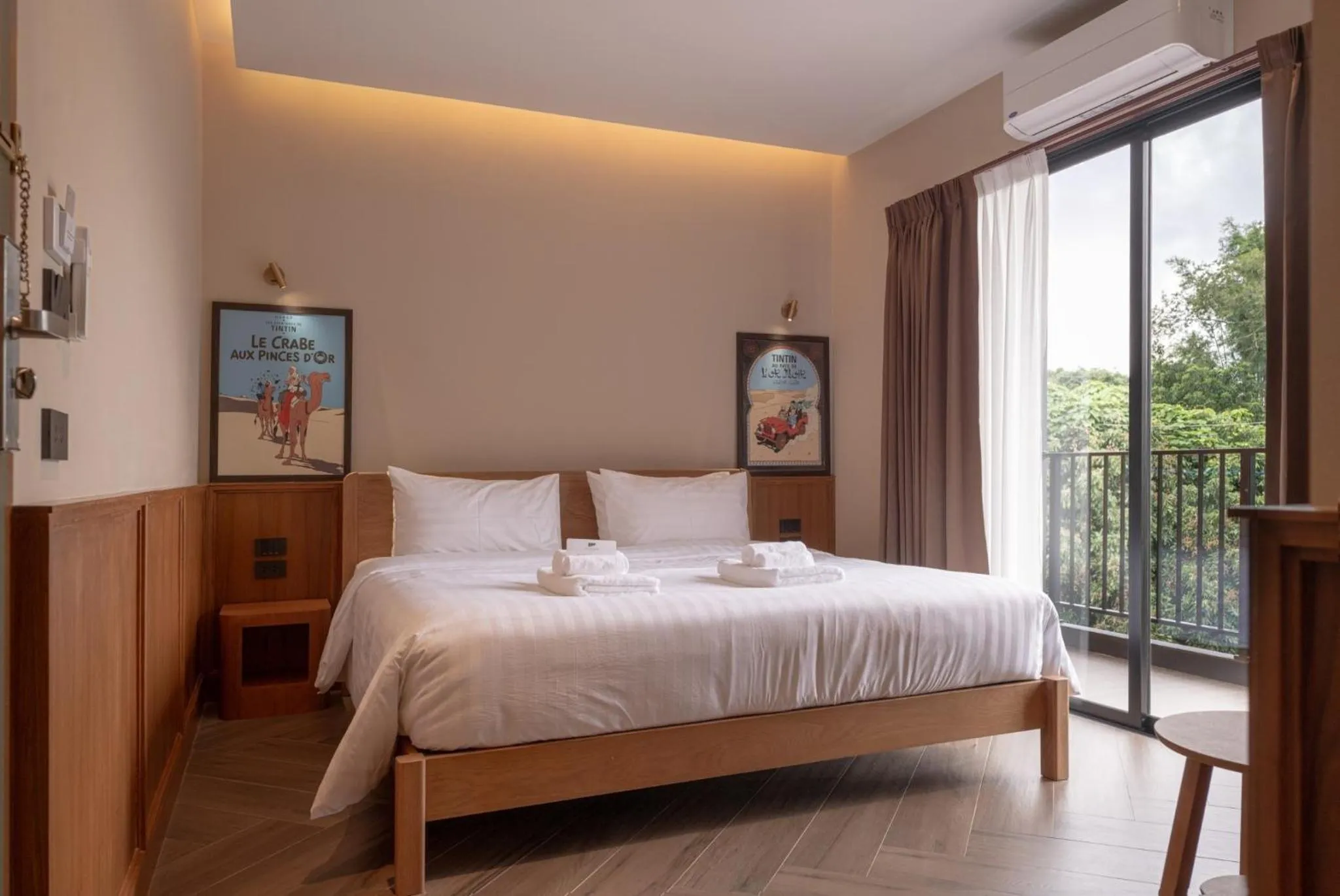 Bed in The Willoughby Maerim Hotel