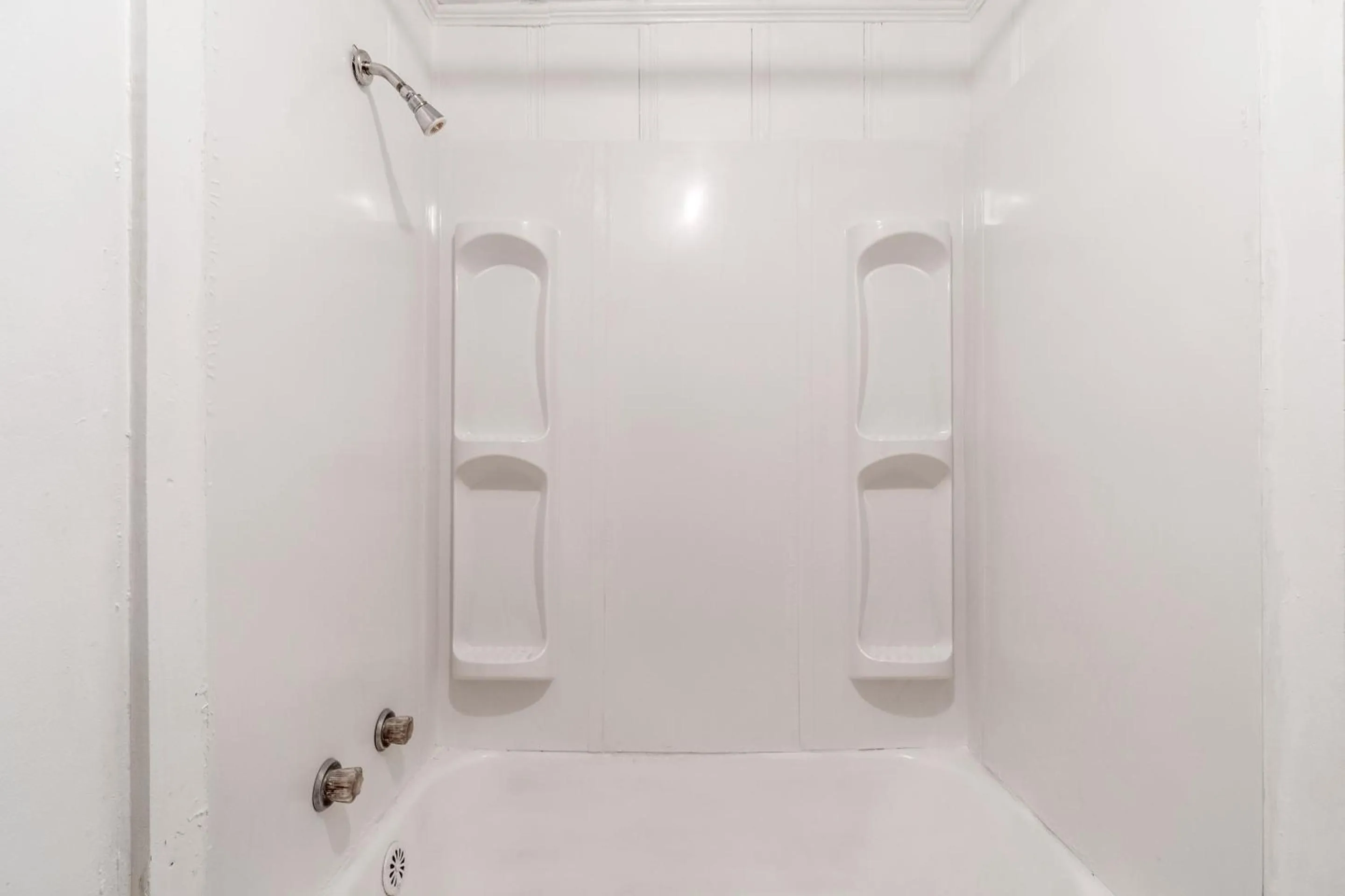 Bathroom, Bed in Budget Inn By OYO Palestine TX Hwy 79