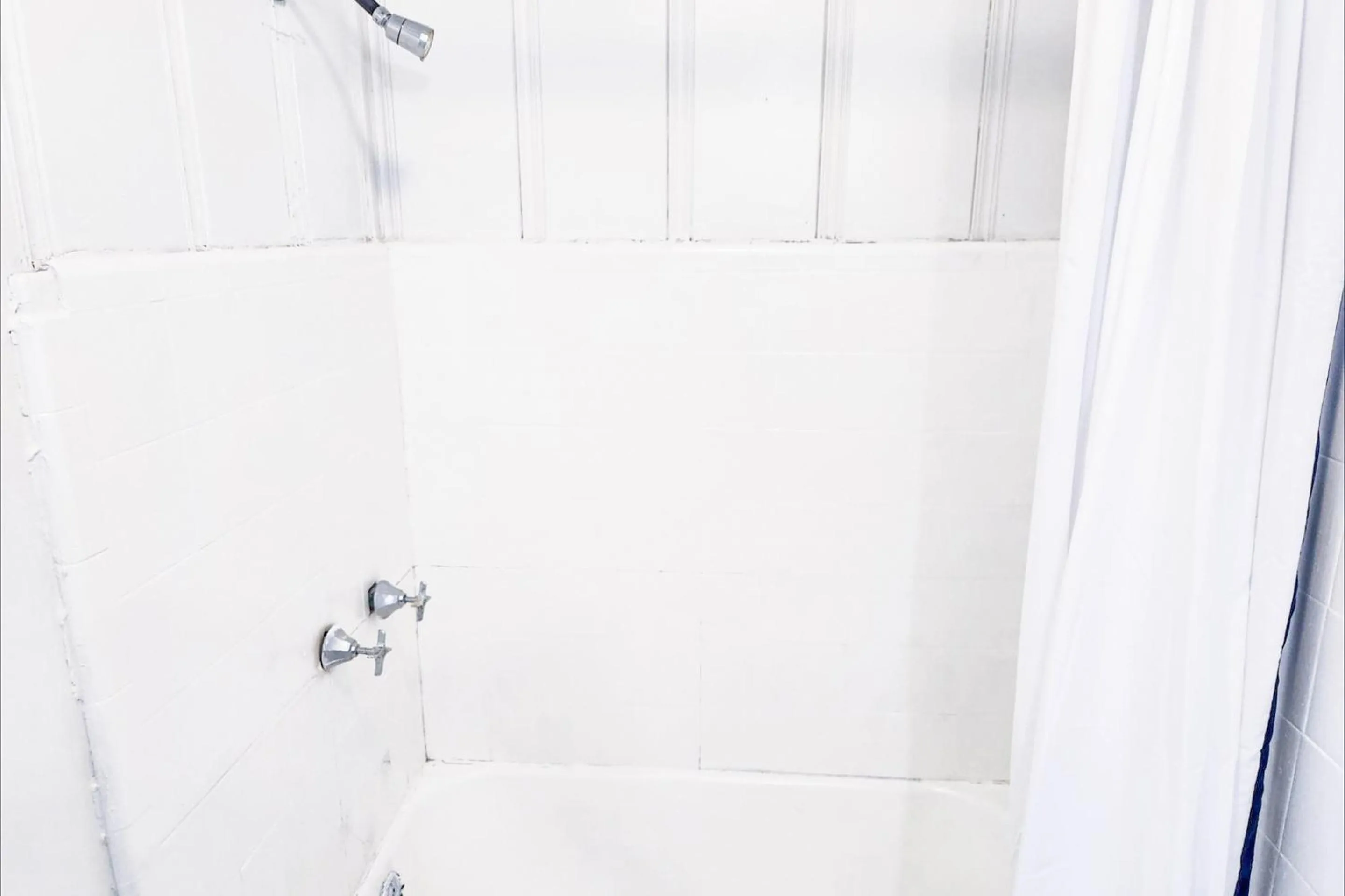 Bathroom in Budget Inn By OYO Palestine TX Hwy 79