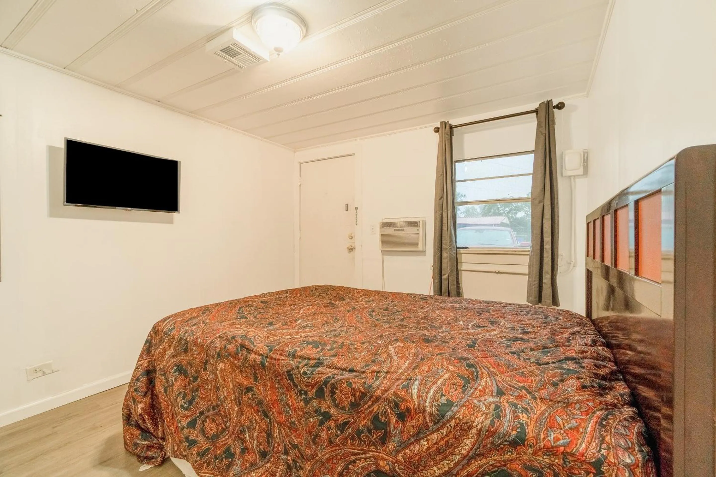 Bedroom, Bed in Budget Inn By OYO Palestine TX Hwy 79