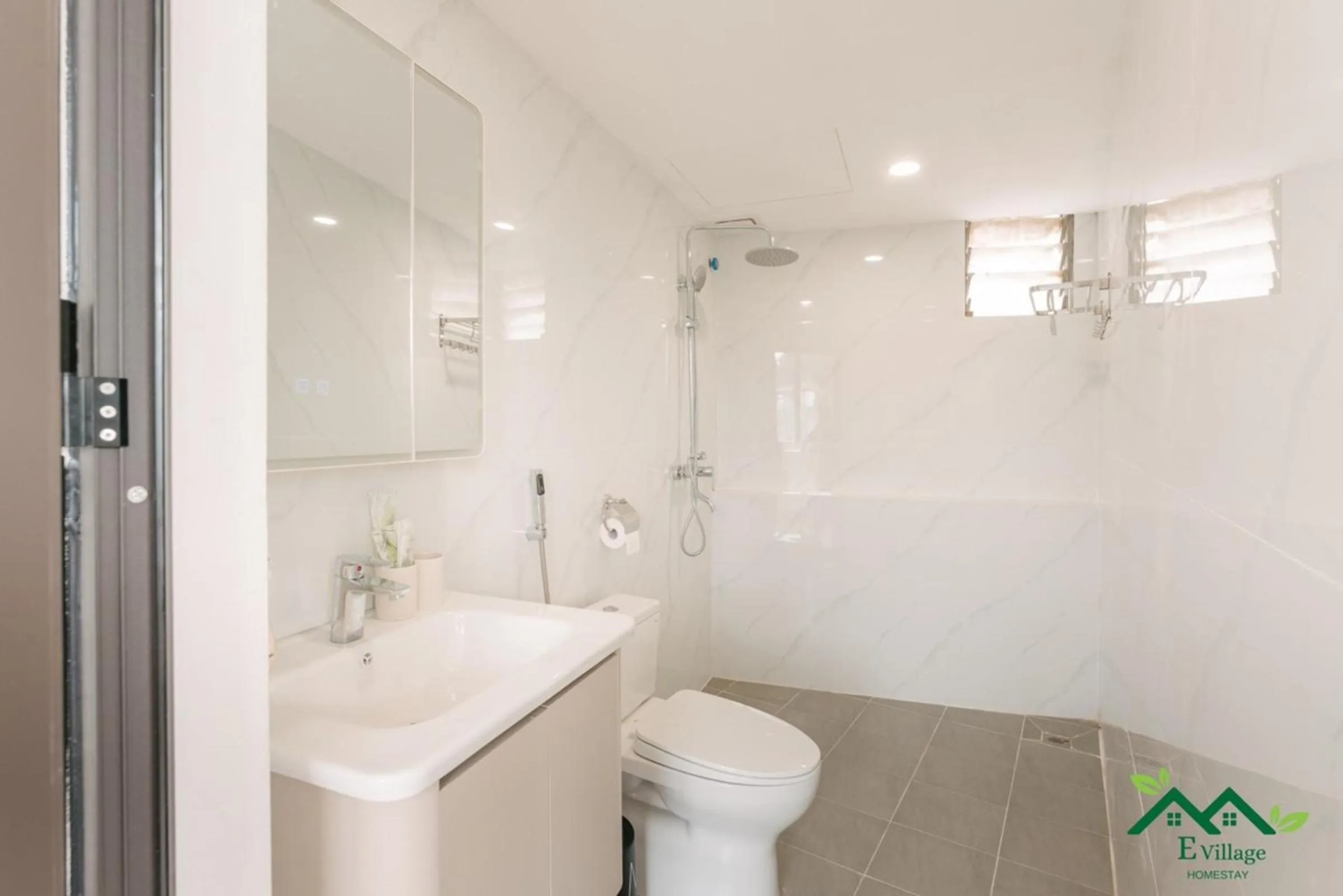 Toilet in E Village Hotel Hanoi