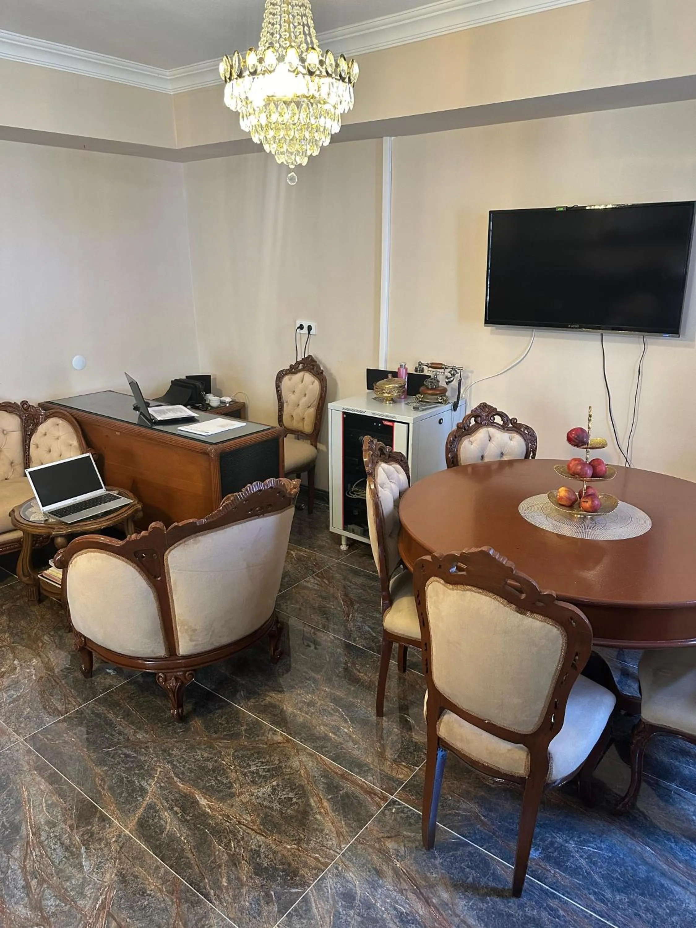 Property building in Loost Town Inn Hotel