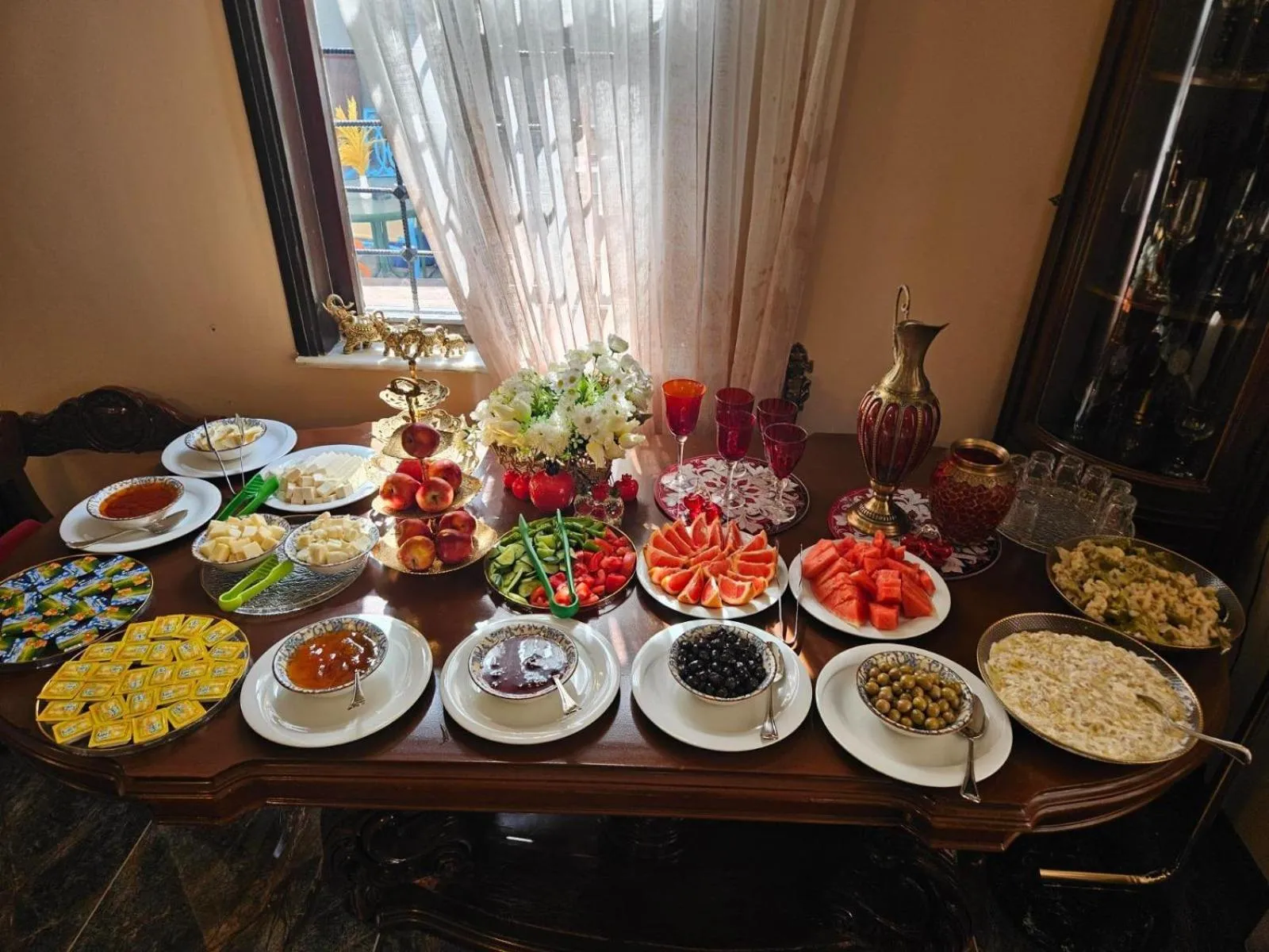 Restaurant/places to eat in Loost Town Inn Hotel