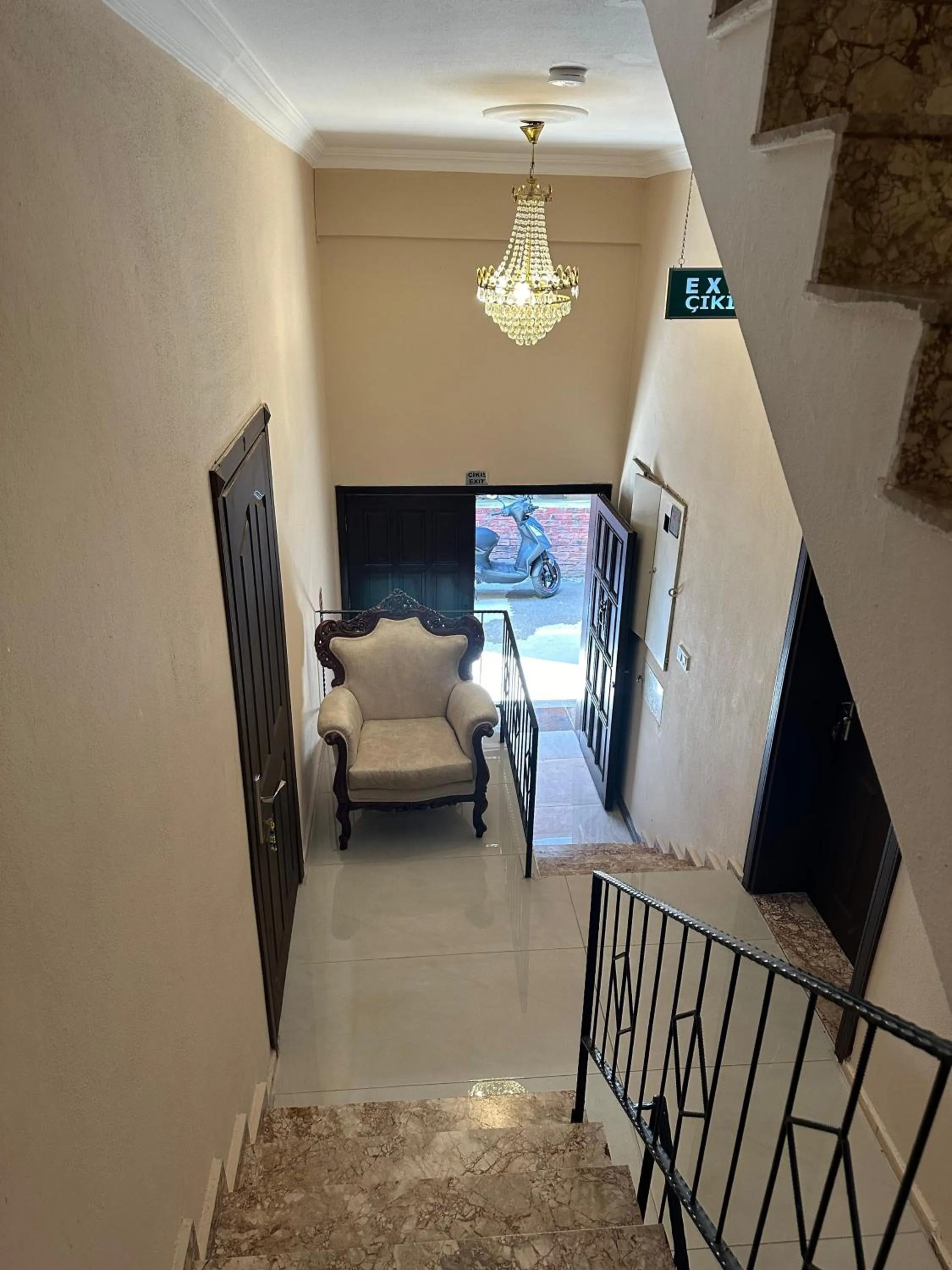 Seating area in Loost Town Inn Hotel