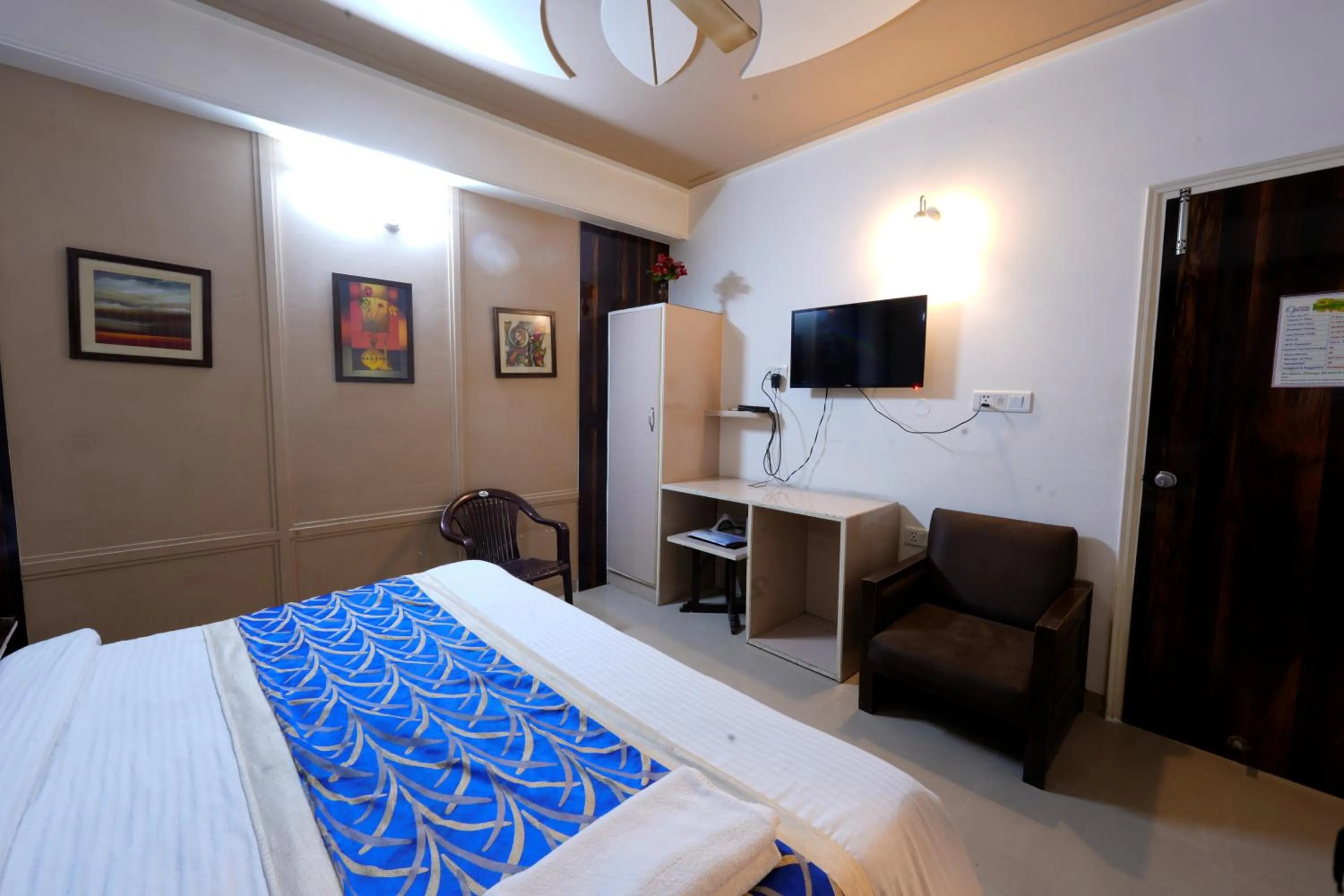 Bed in Hotel Opera Mahipalpur- Delhi Airport