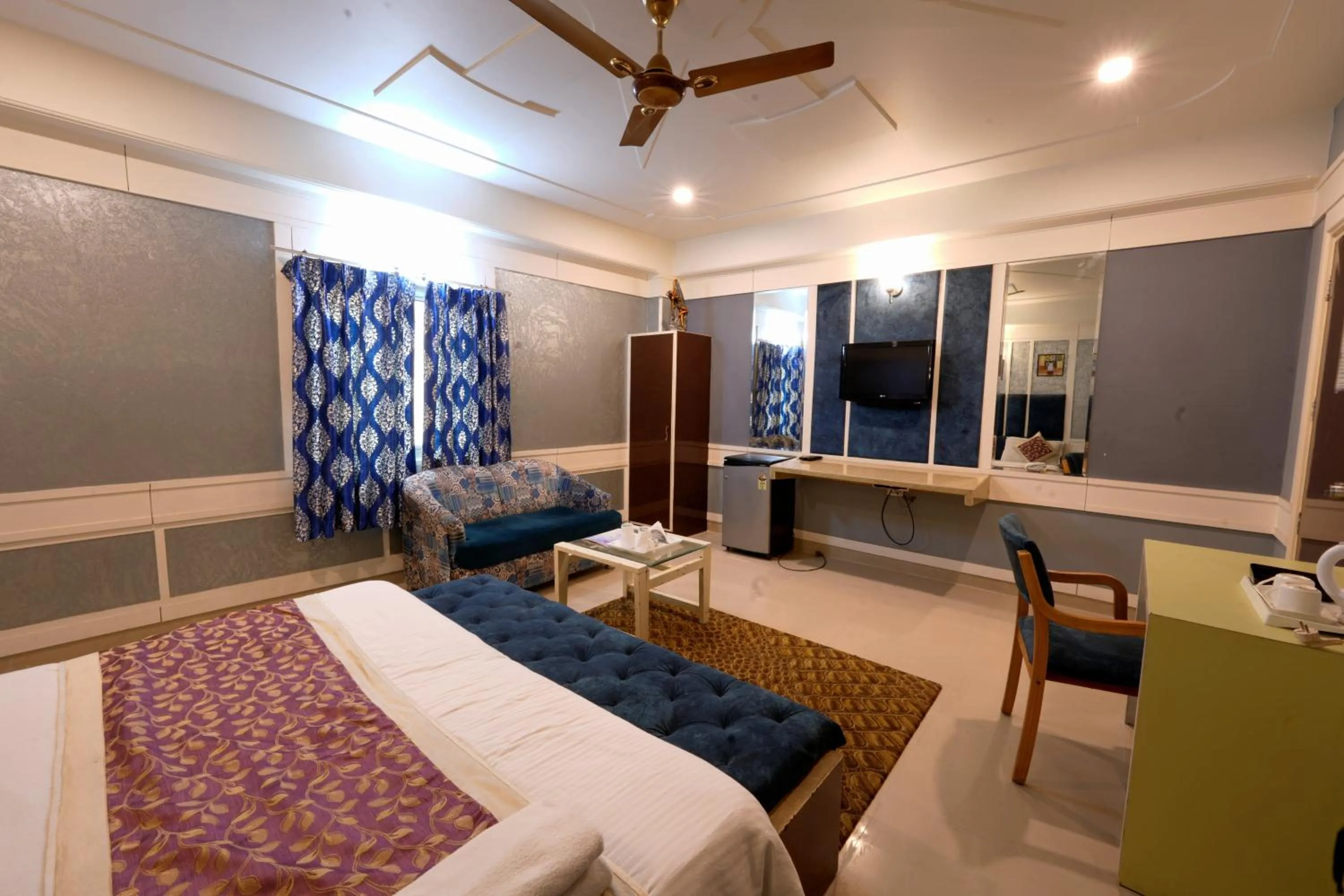 Bed in Hotel Opera Mahipalpur- Delhi Airport