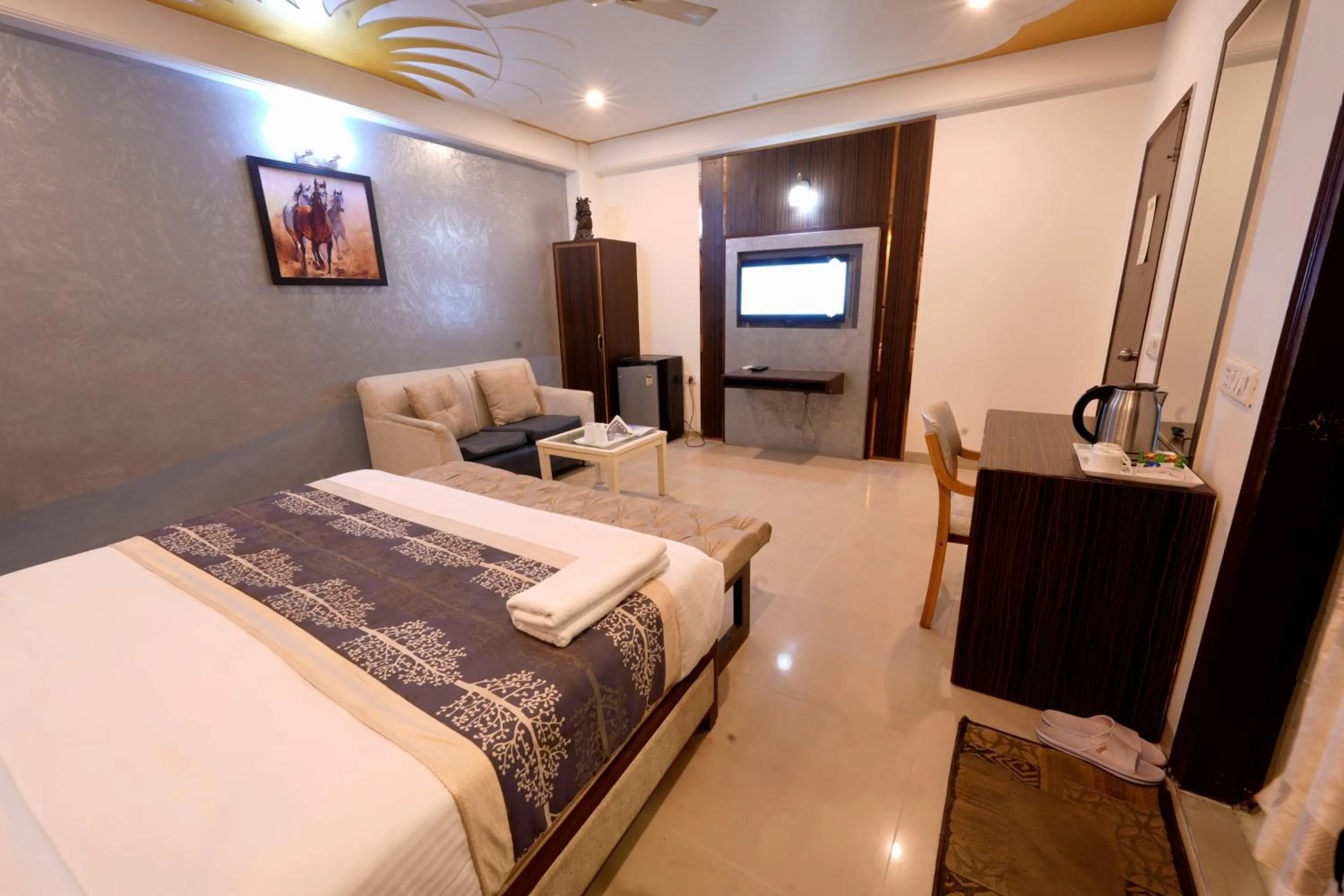 Bed in Hotel Opera Mahipalpur- Delhi Airport