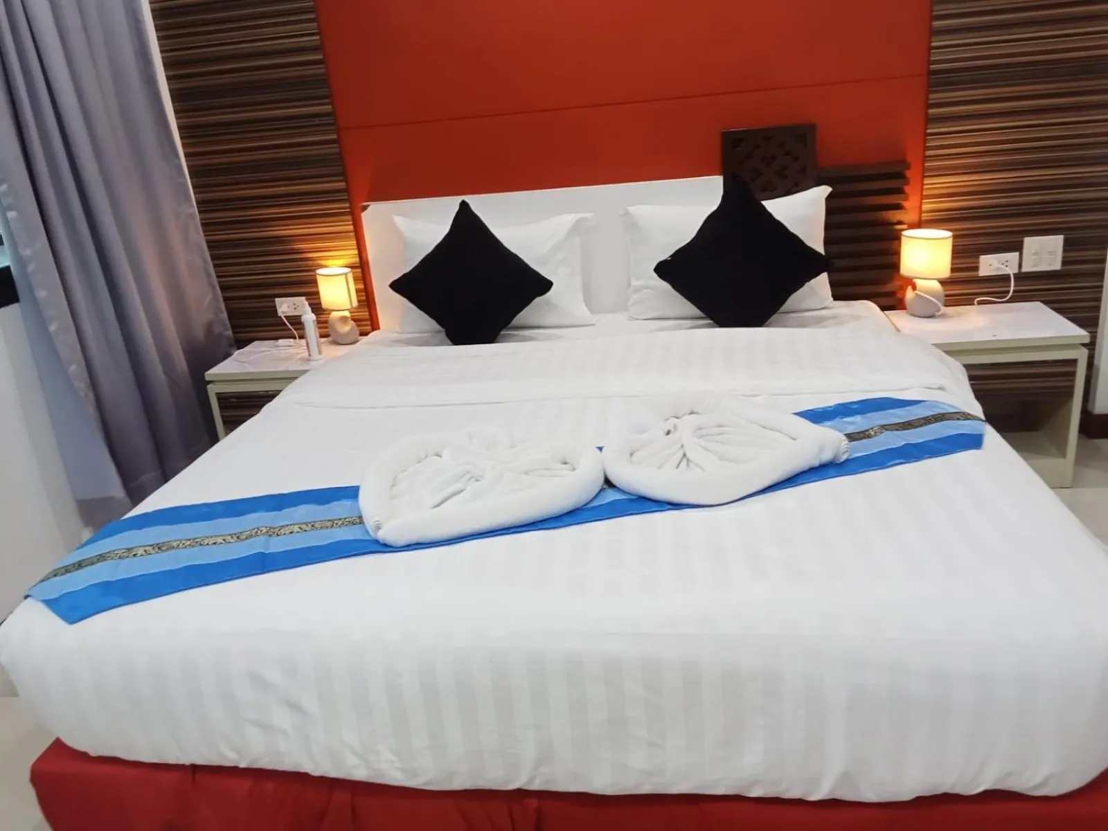 Photo of the whole room, Bed in Patong Max Value Hotel