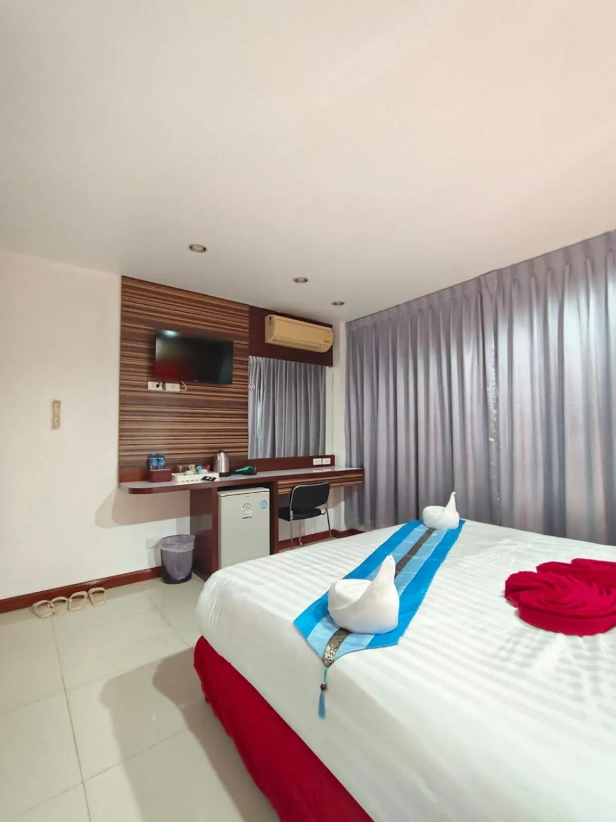 TV and multimedia, Bed in Patong Max Value Hotel