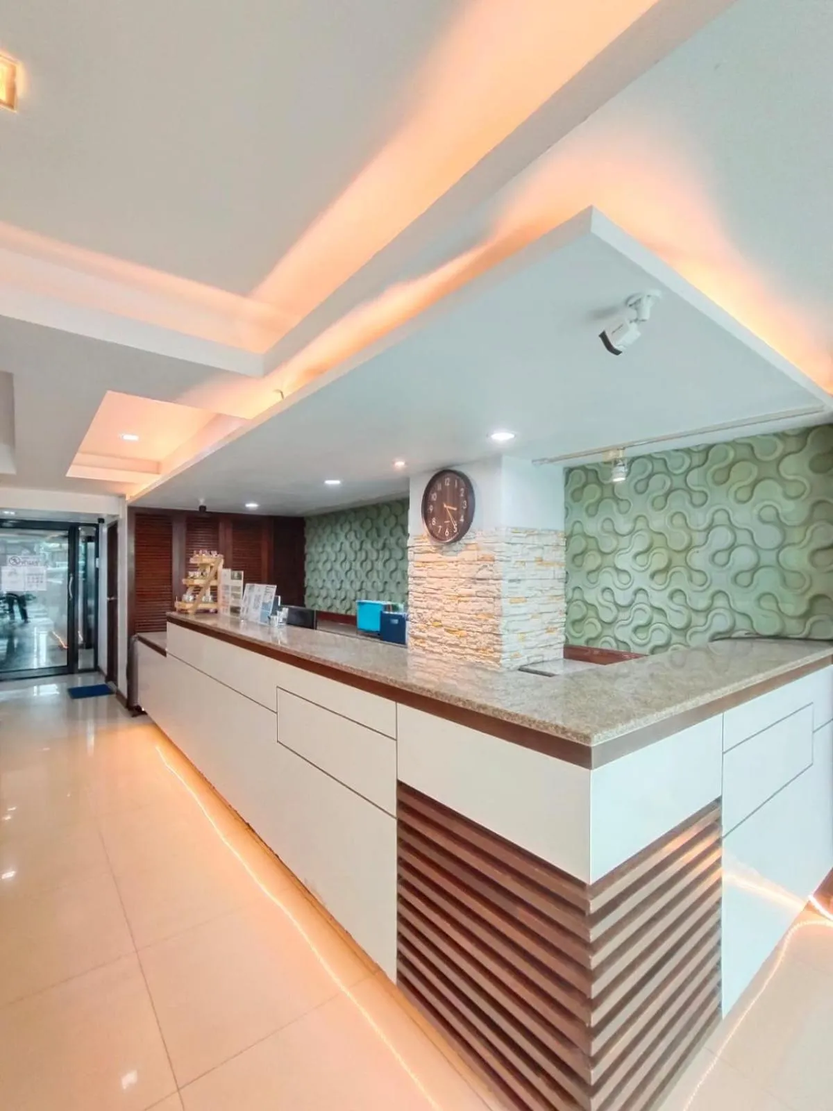 Lobby or reception in Patong Max Value Hotel