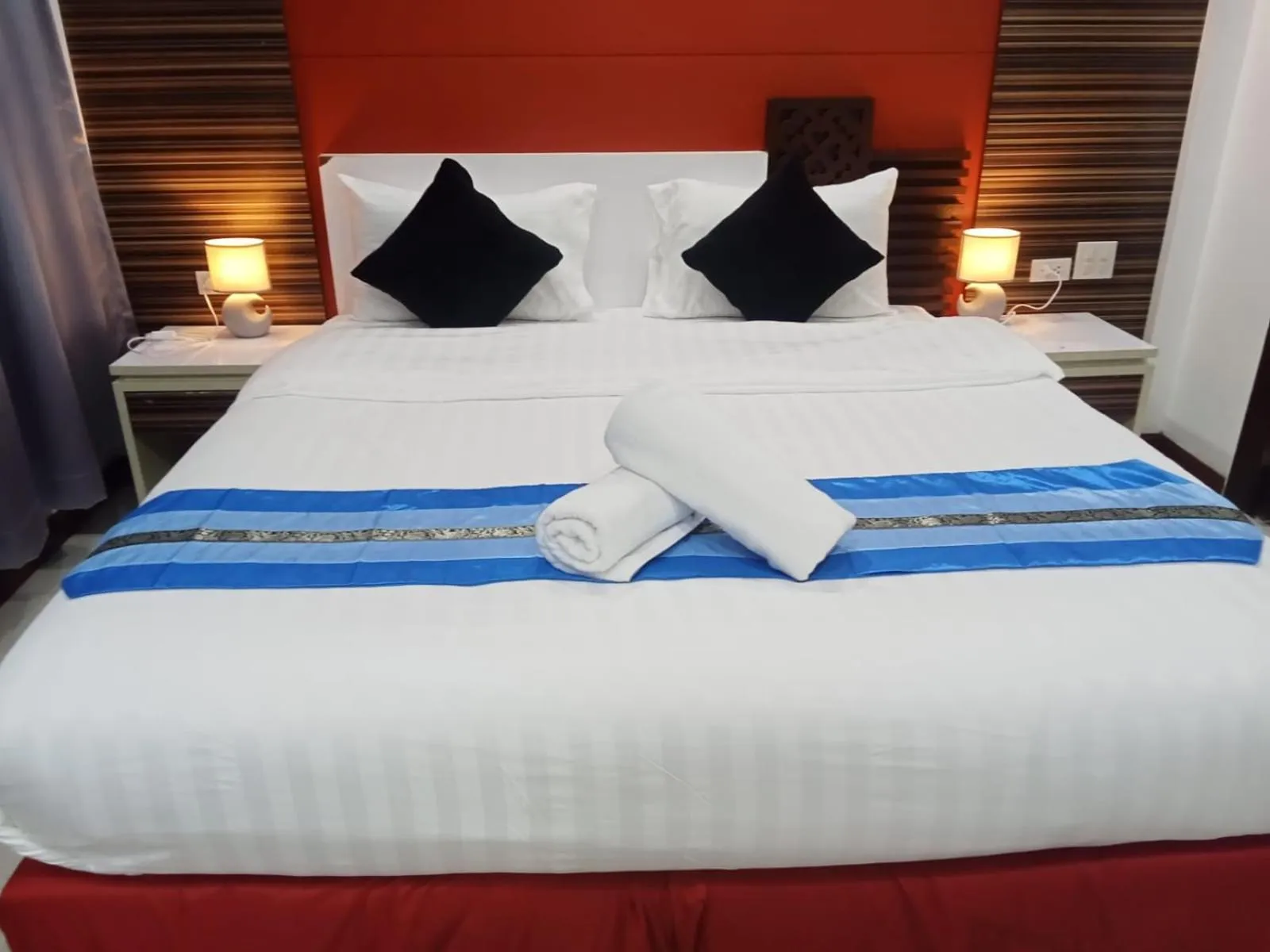 Photo of the whole room, Bed in Patong Max Value Hotel