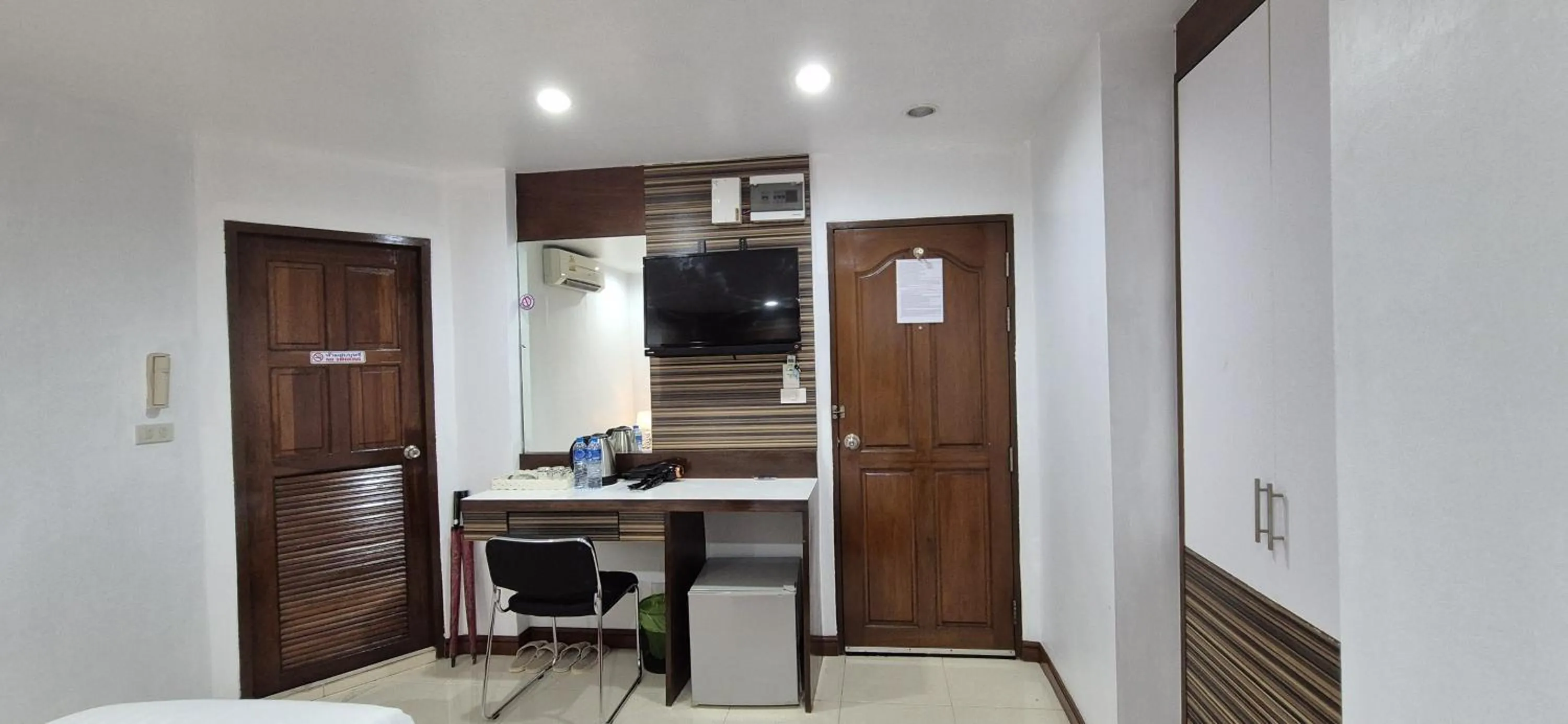 Kitchen or kitchenette in Patong Max Value Hotel