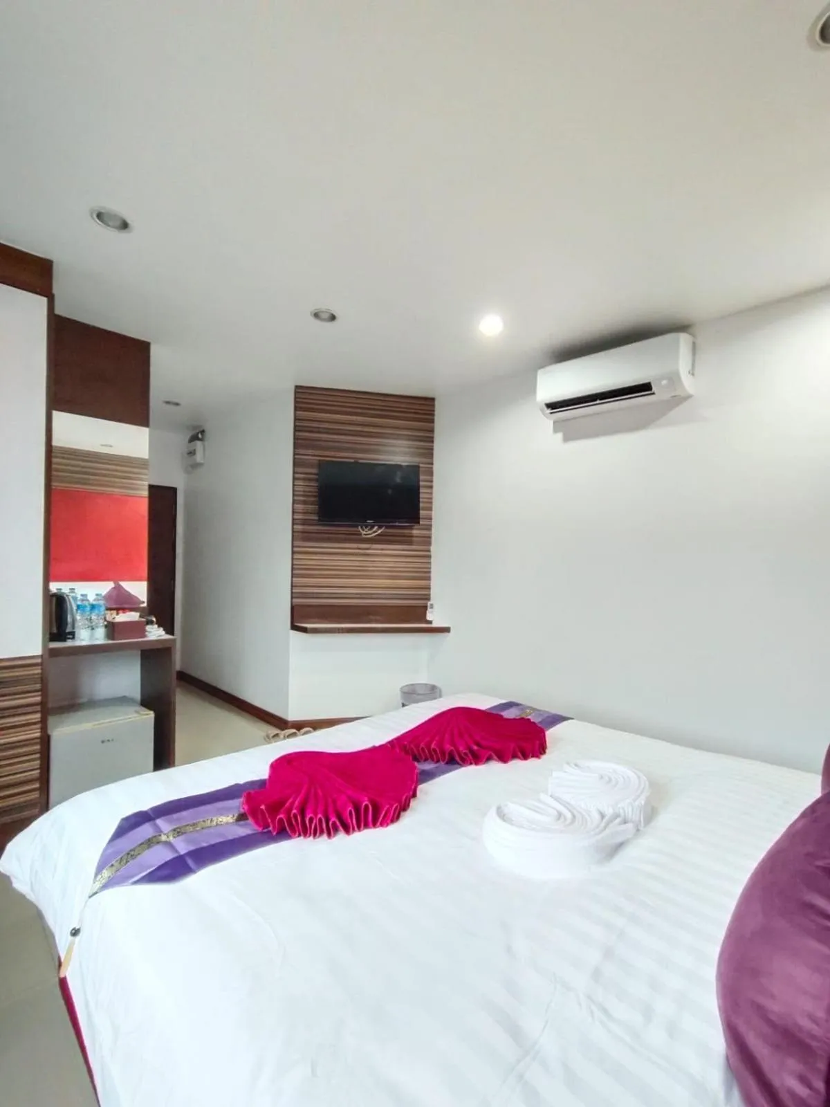 TV and multimedia, Bed in Patong Max Value Hotel