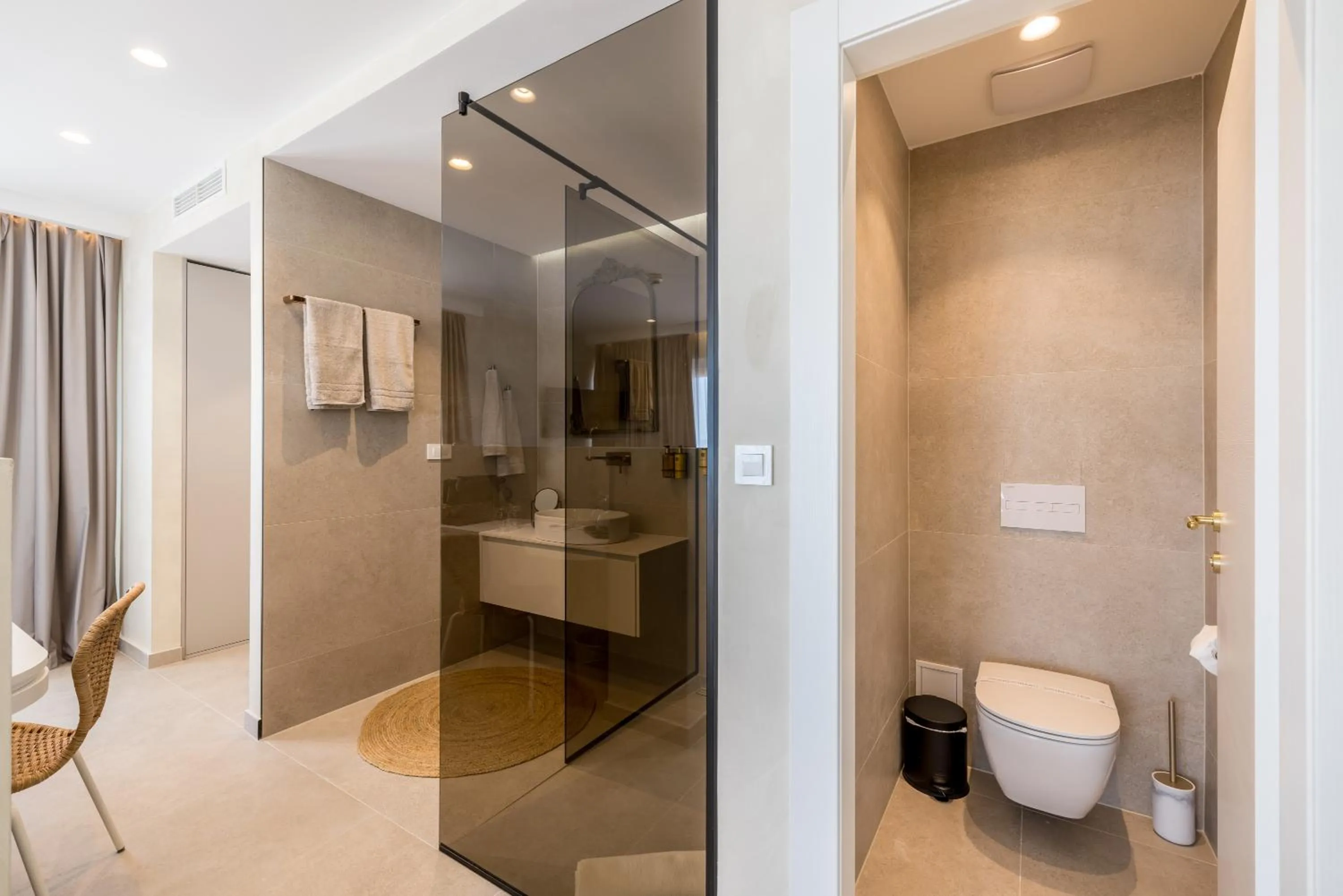 Toilet in Hotel Aria