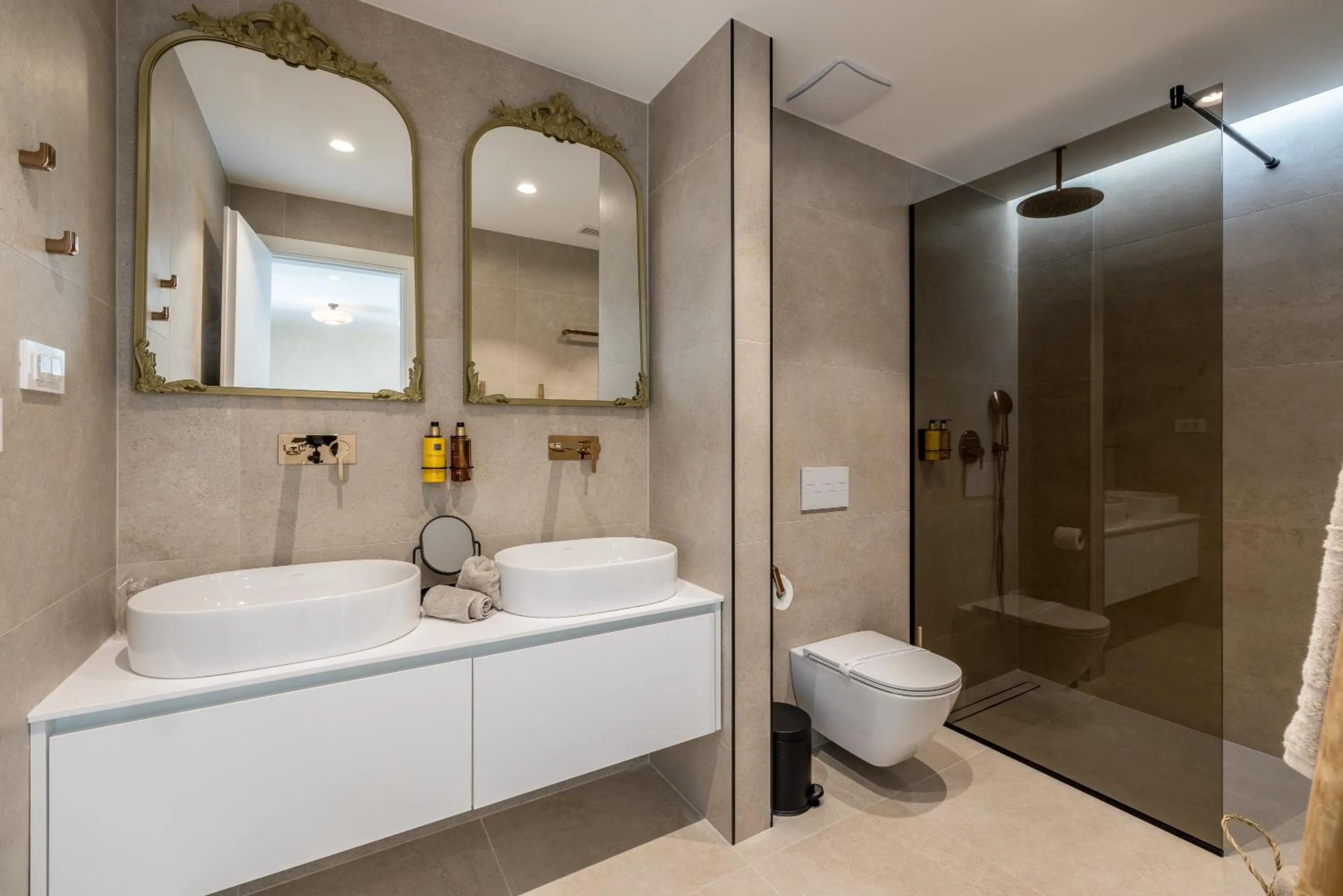 Shower in Hotel Aria