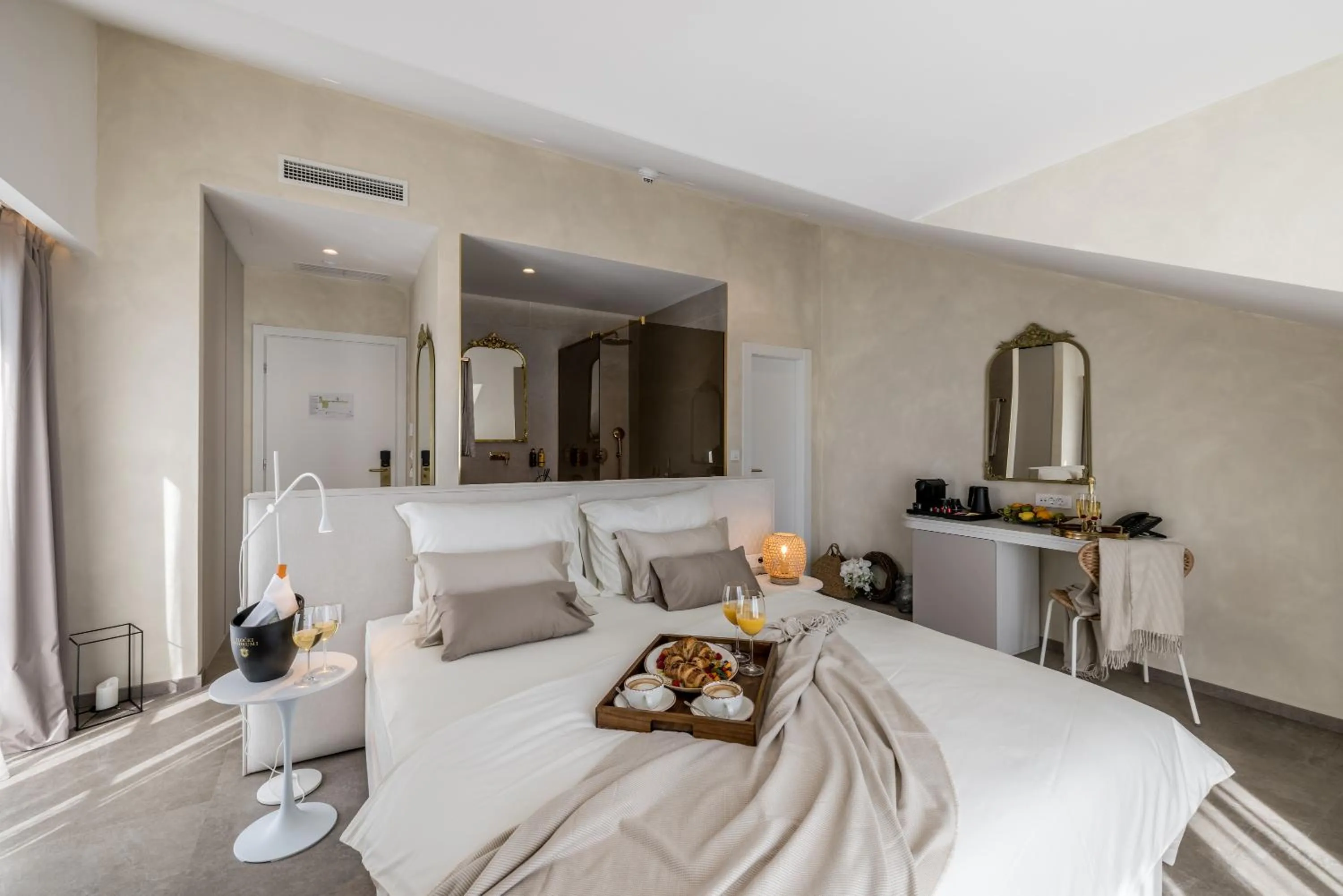 Bedroom, Bed in Hotel Aria