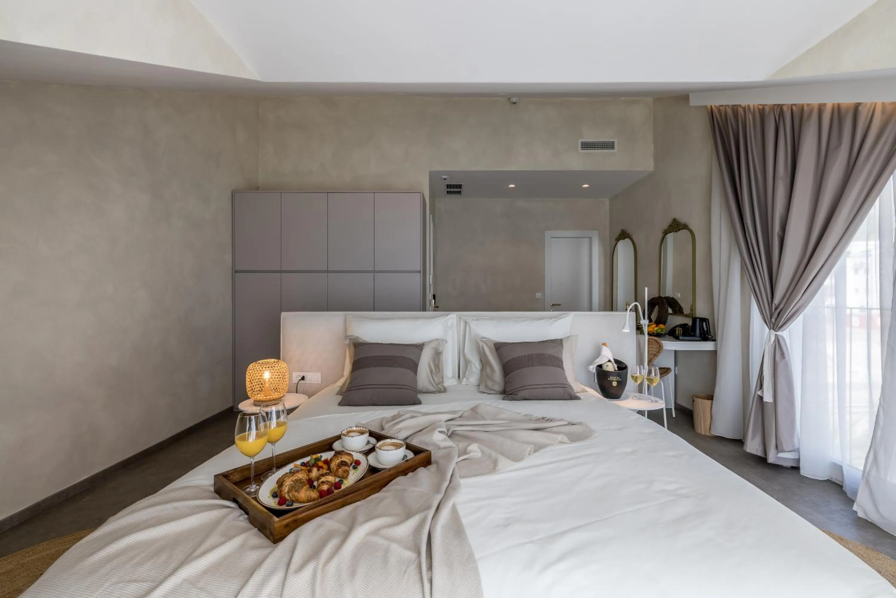 Bedroom, Bed in Hotel Aria